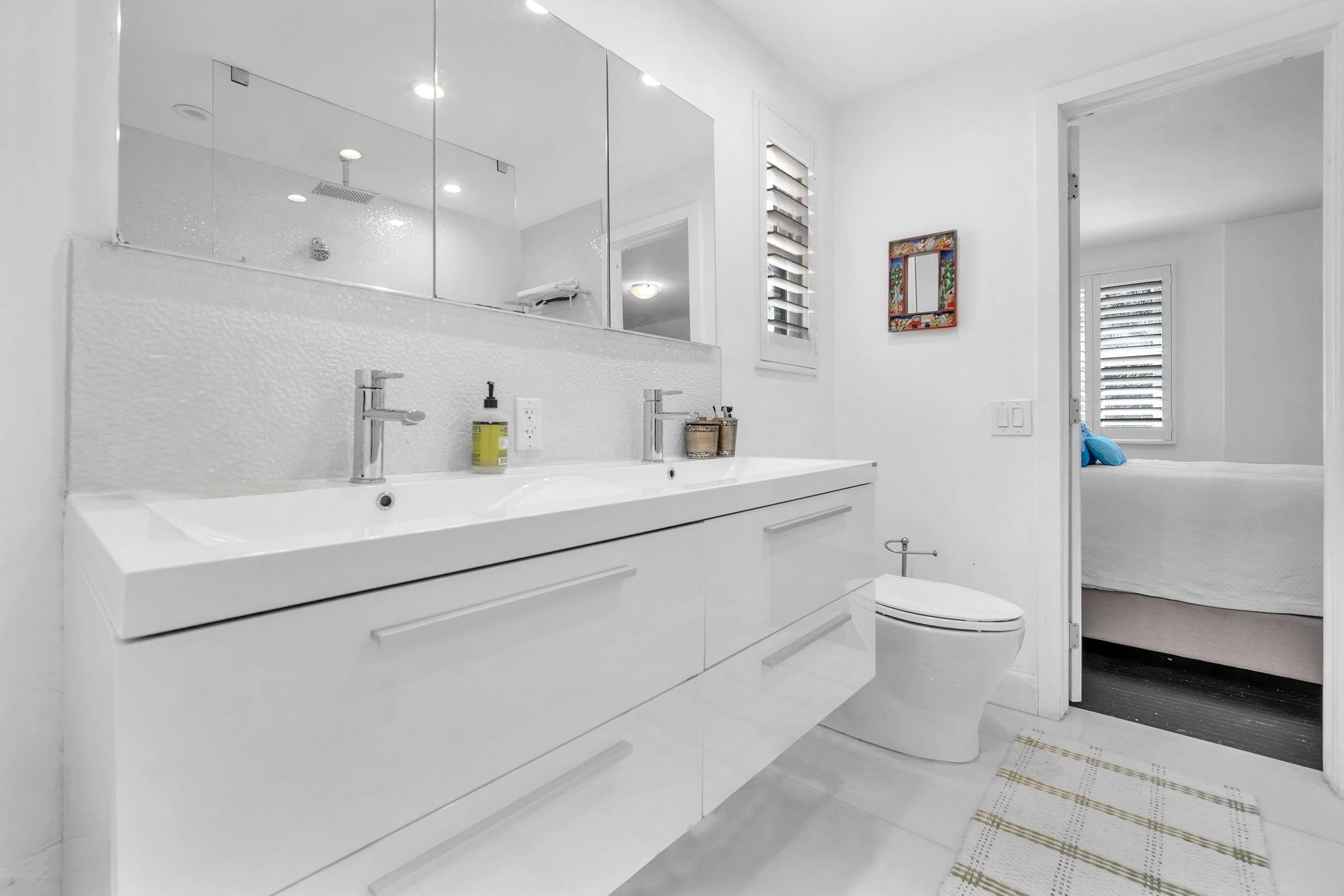 354 Golden Bch Dr Golden Beach, FL 33160