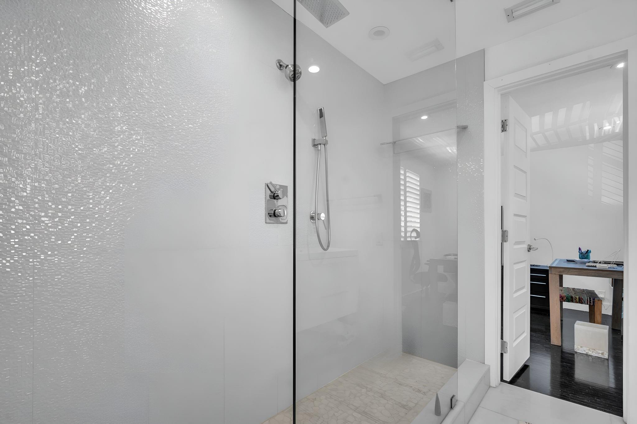 354 Golden Bch Dr Golden Beach, FL 33160