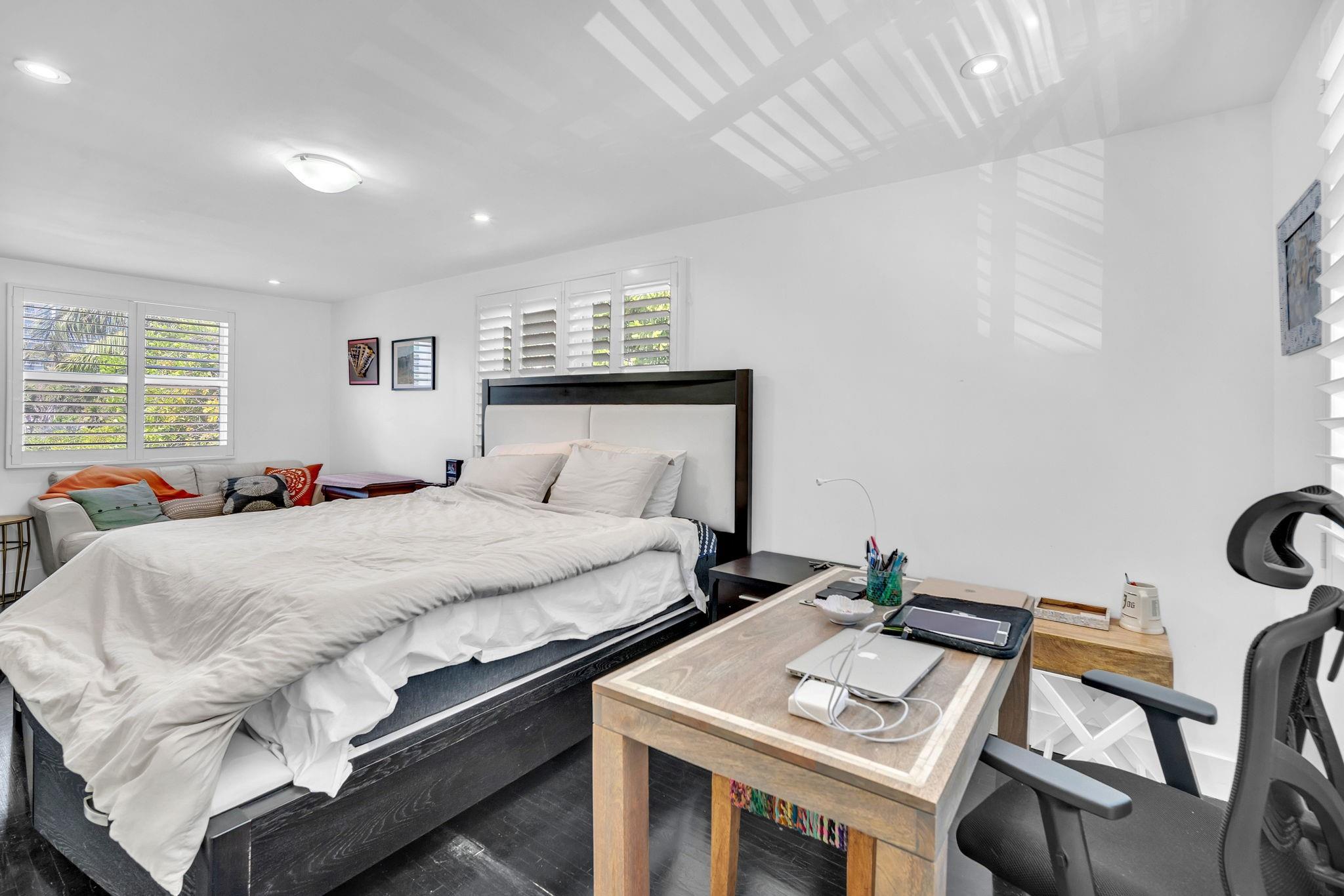 354 Golden Bch Dr Golden Beach, FL 33160