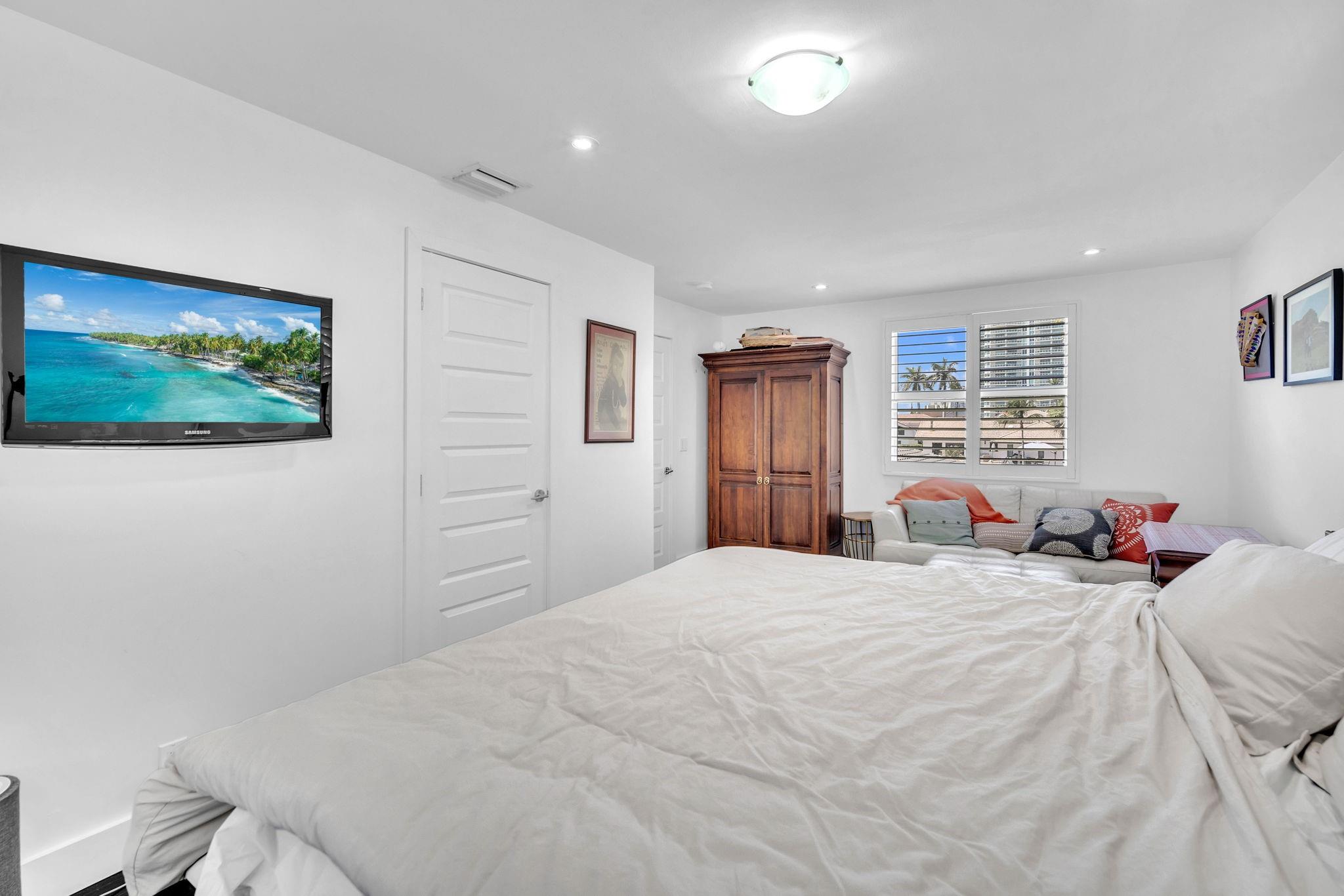 354 Golden Bch Dr Golden Beach, FL 33160