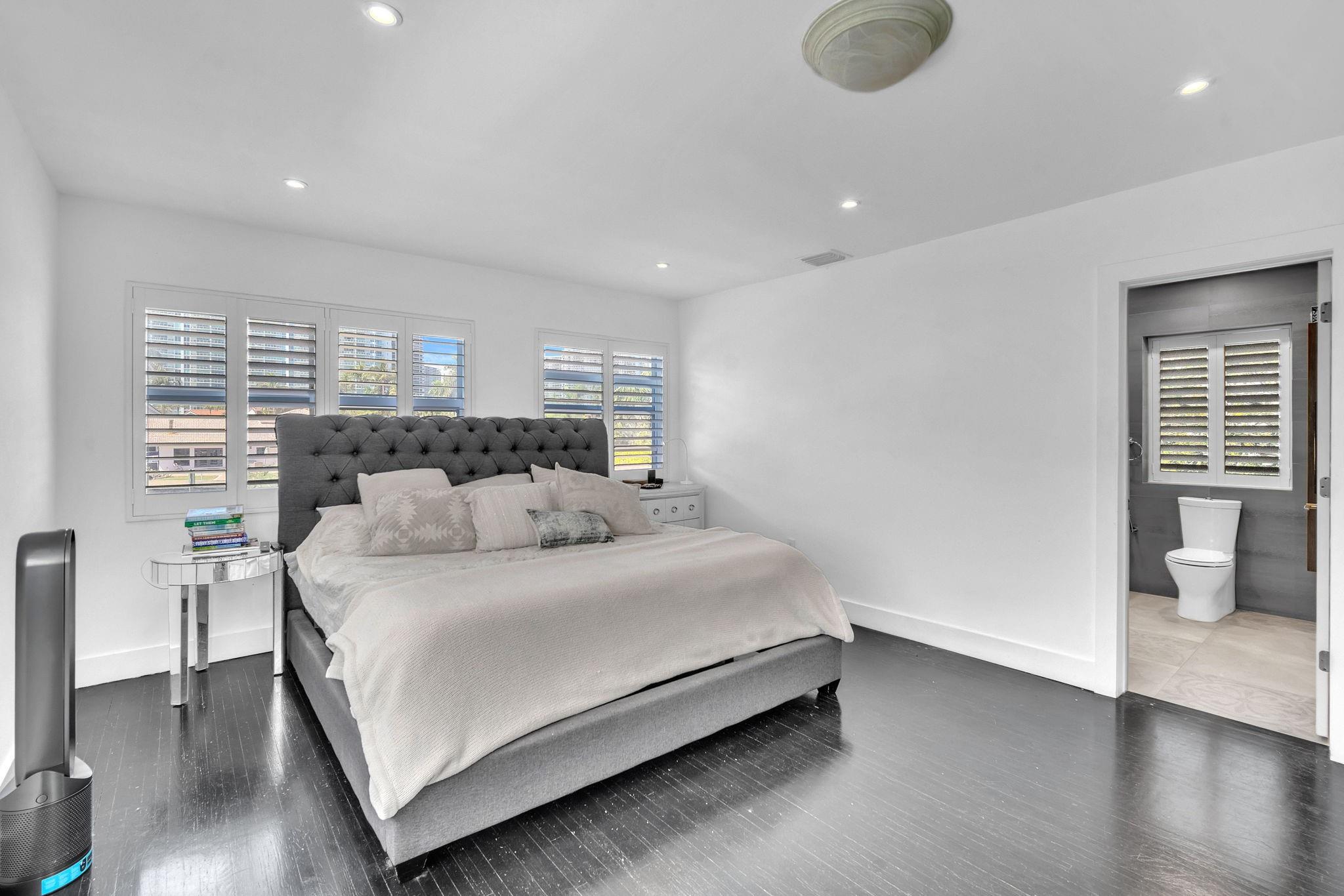 354 Golden Bch Dr Golden Beach, FL 33160