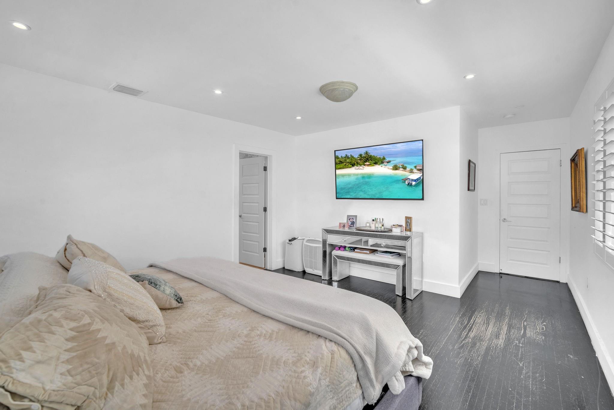 354 Golden Bch Dr Golden Beach, FL 33160