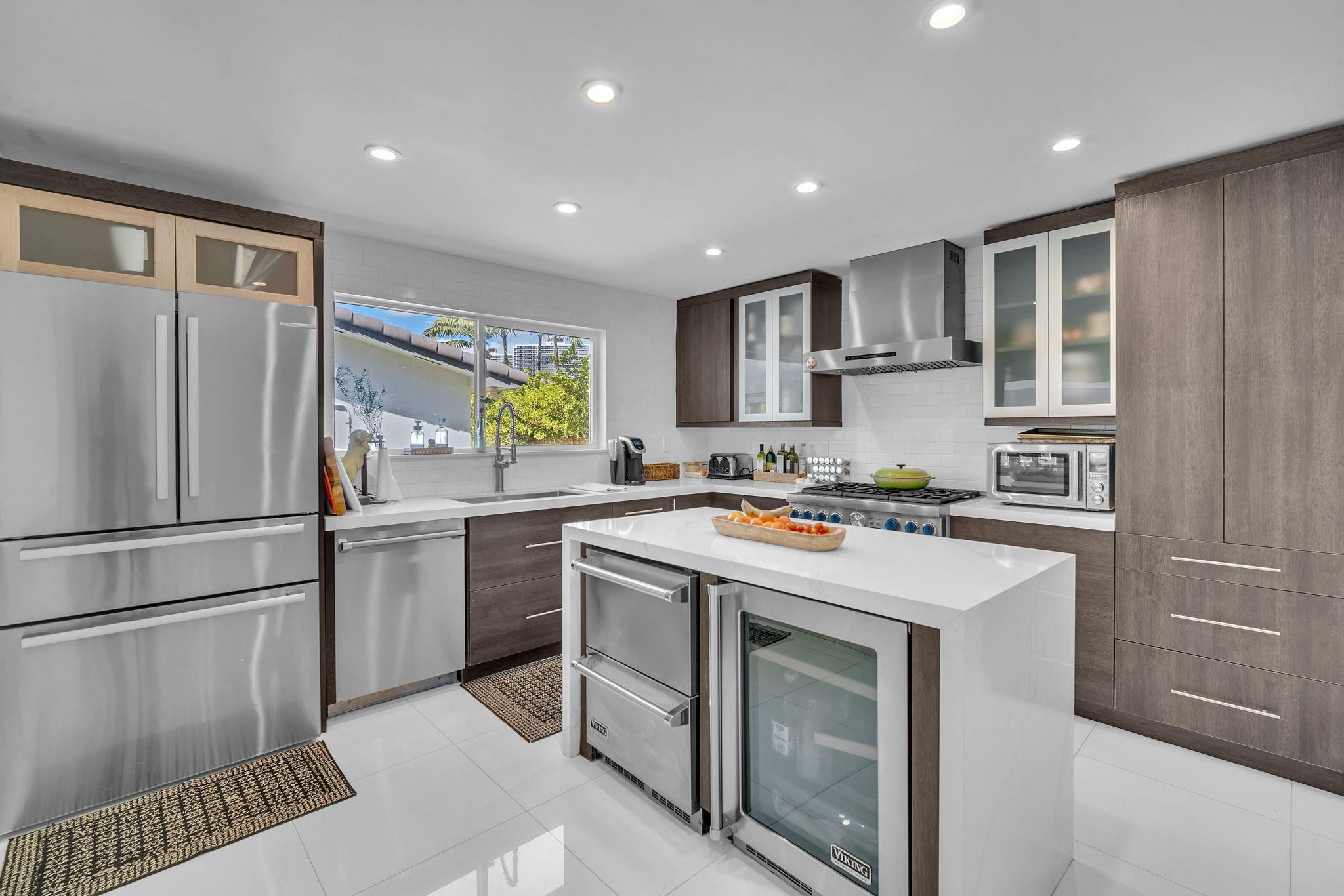 354 Golden Bch Dr Golden Beach, FL 33160