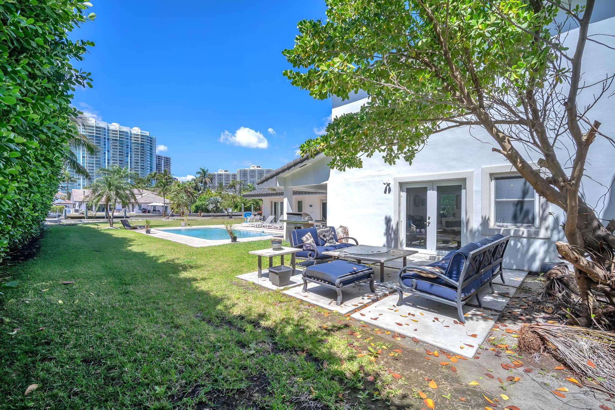 354 Golden Bch Dr Golden Beach, FL 33160