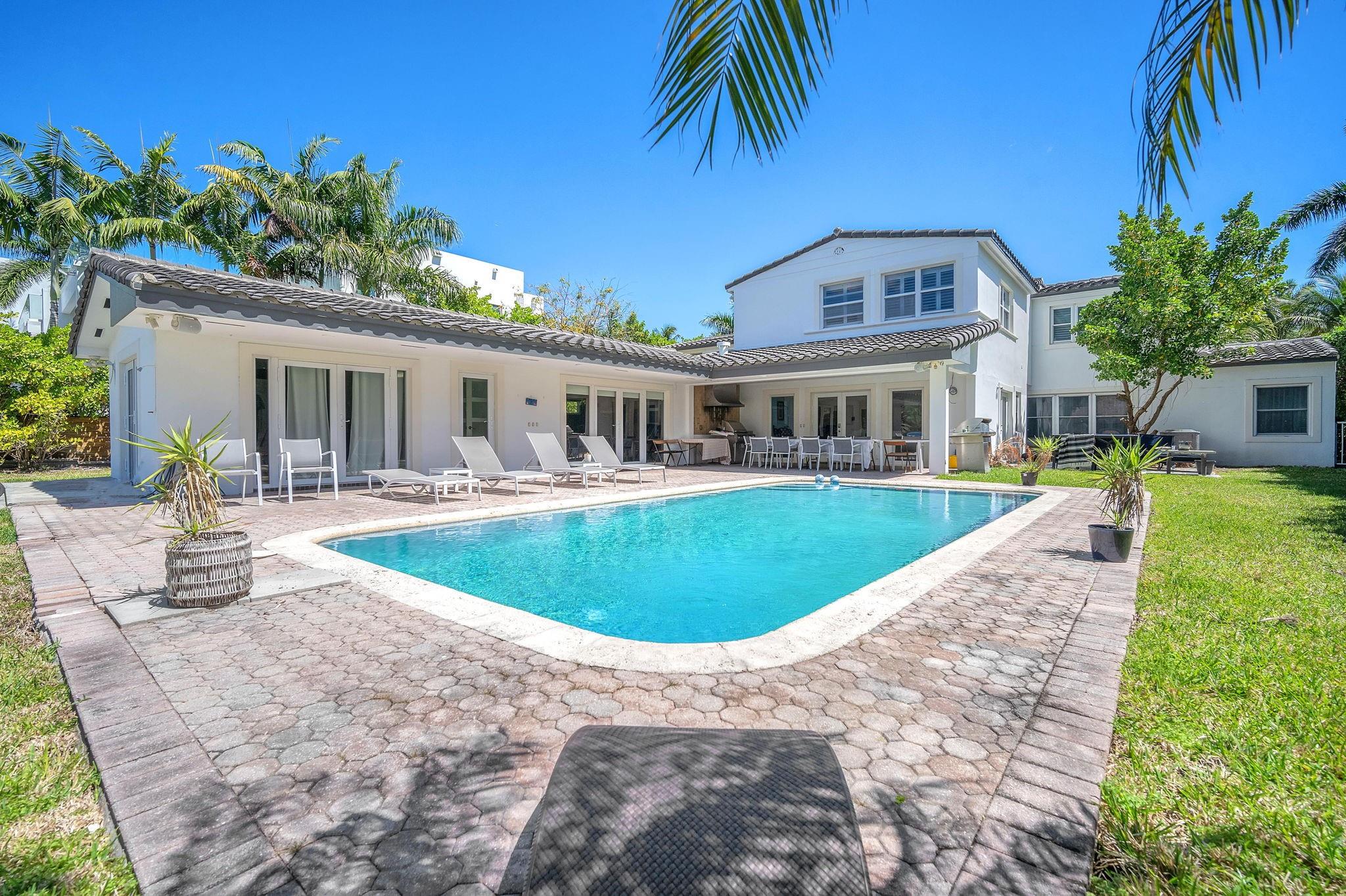 354 Golden Bch Dr Golden Beach, FL 33160