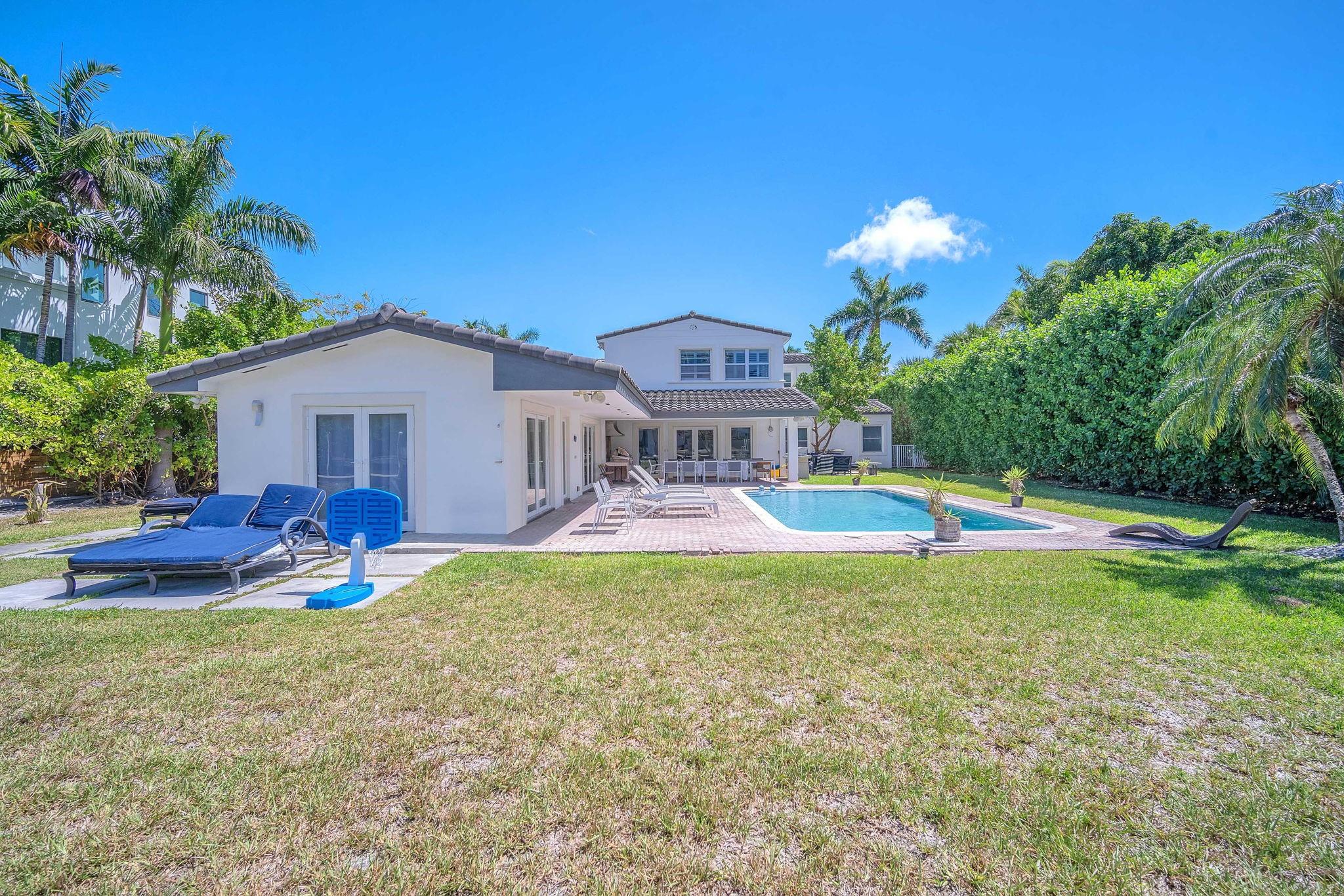 354 Golden Bch Dr Golden Beach, FL 33160
