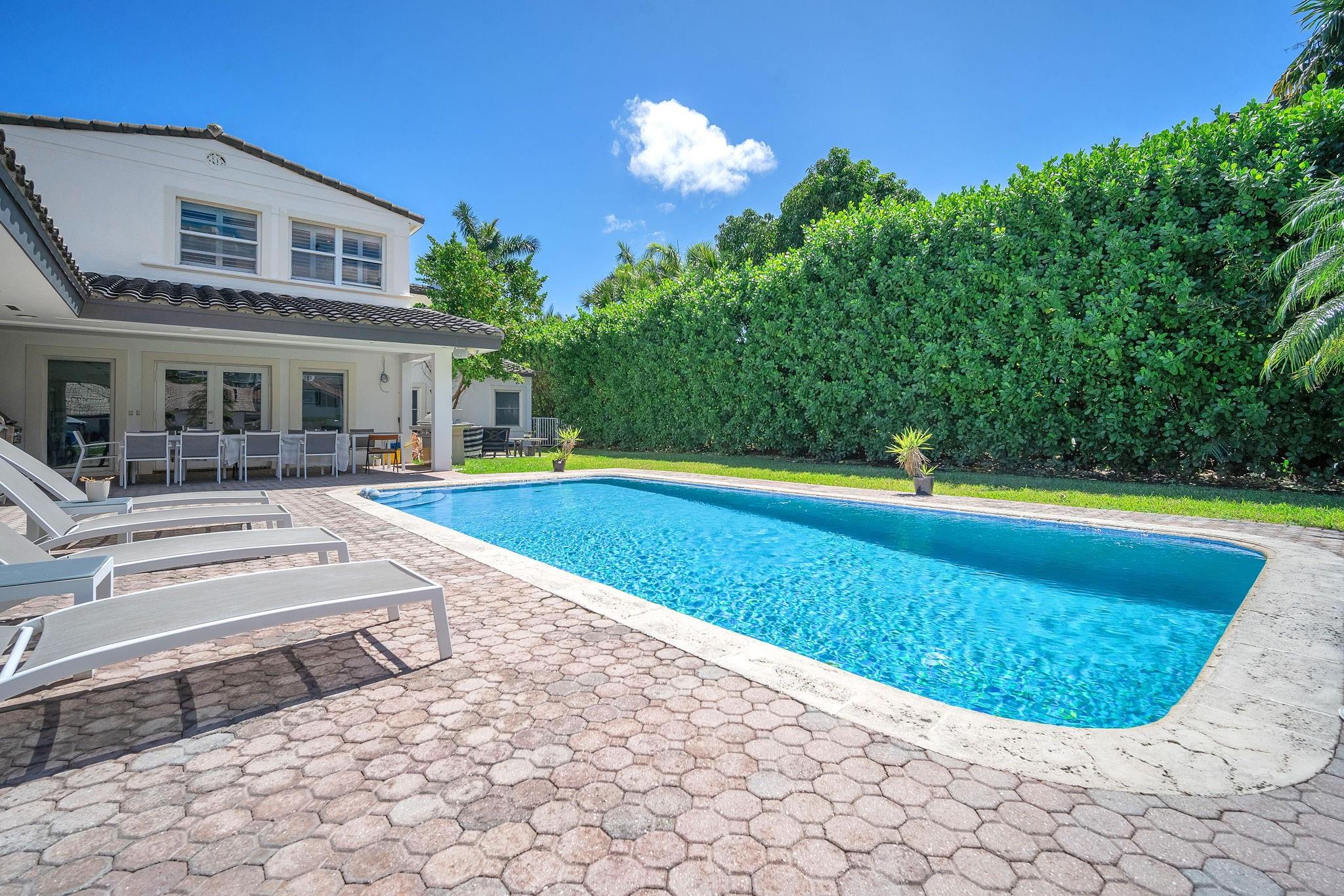 354 Golden Bch Dr Golden Beach, FL 33160