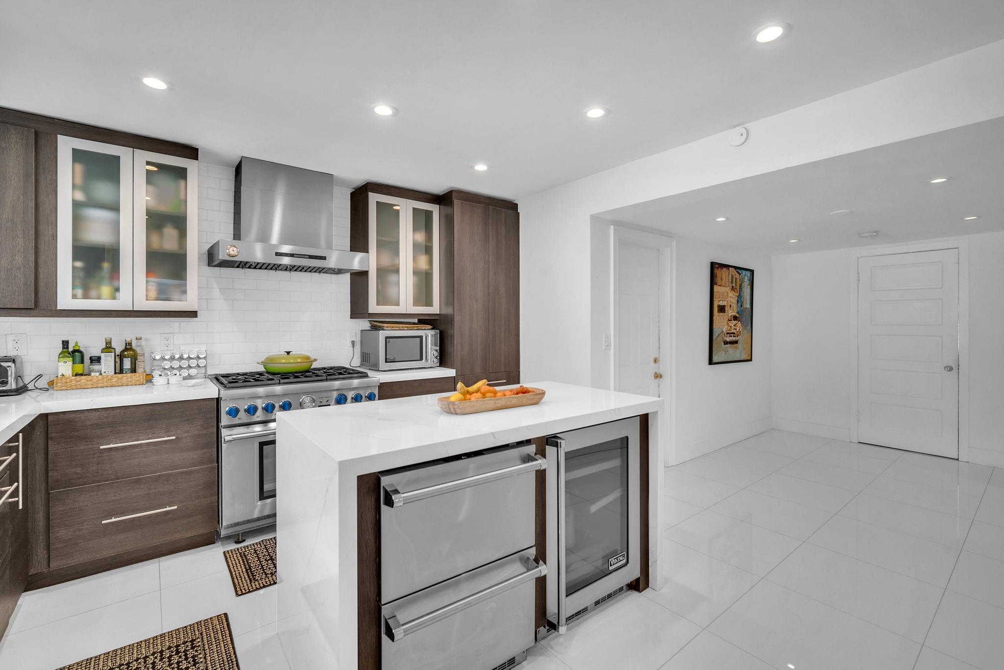 354 Golden Bch Dr Golden Beach, FL 33160