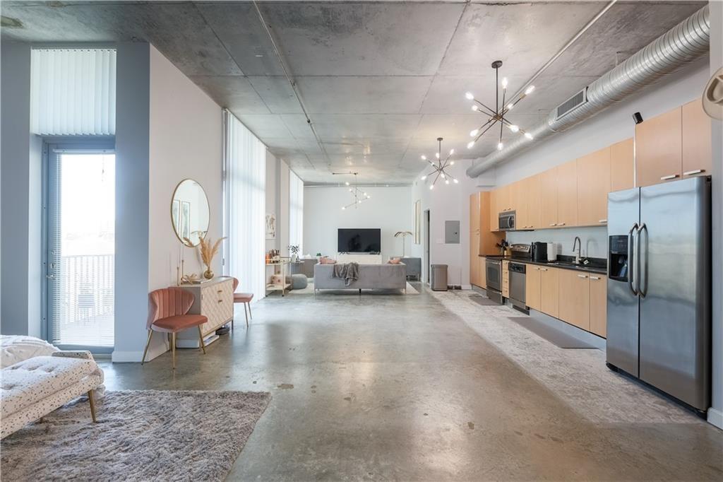 2100 Van Buren St #308