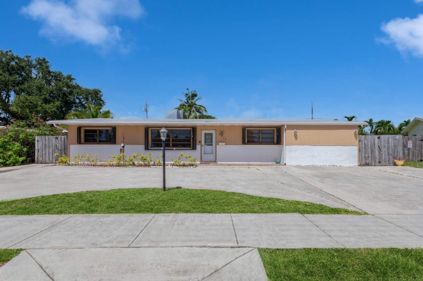 4221 NW 16th Ave