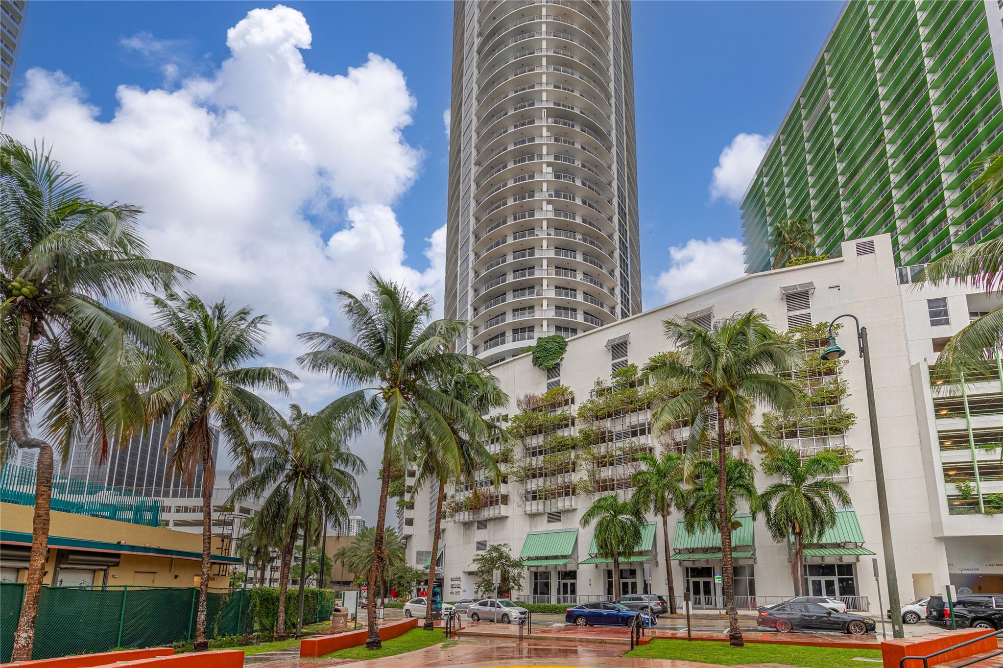 1750 N Bayshore Dr #1112