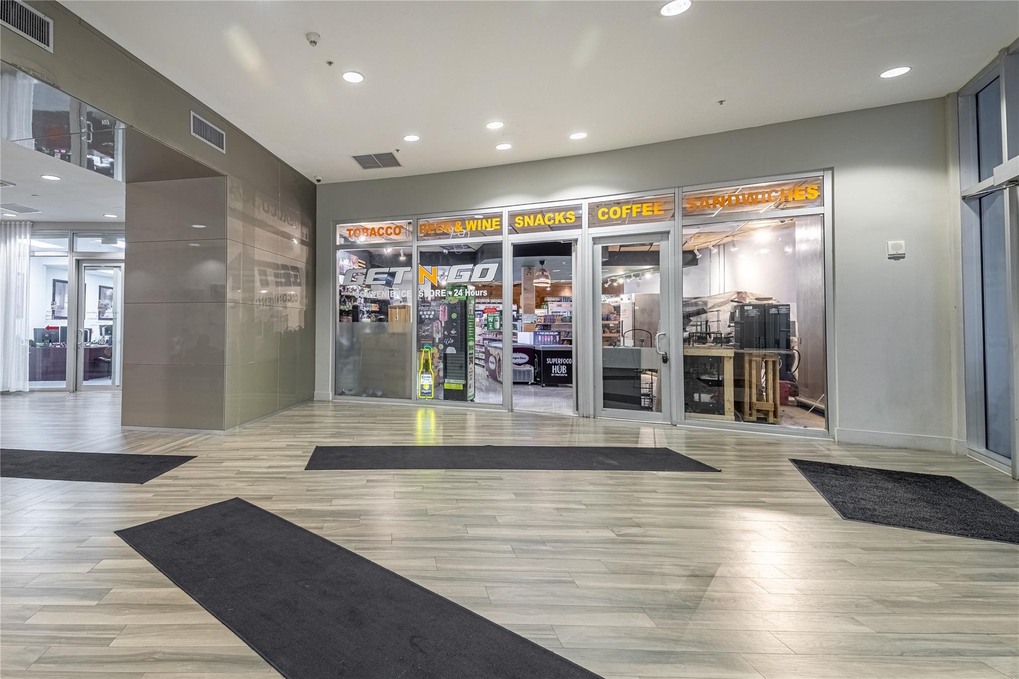 image Opera Tower Condo14