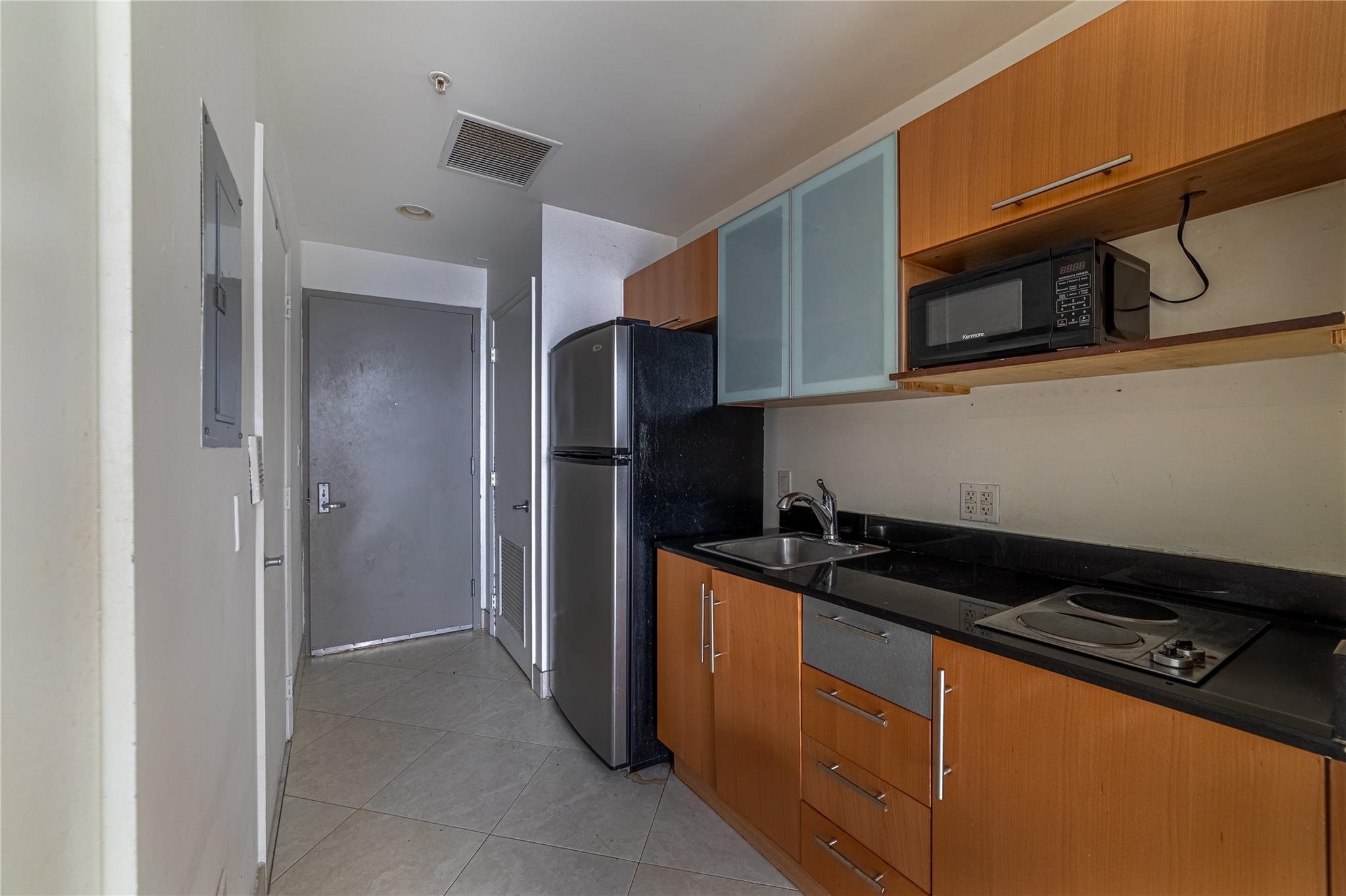 image Opera Tower Condo1