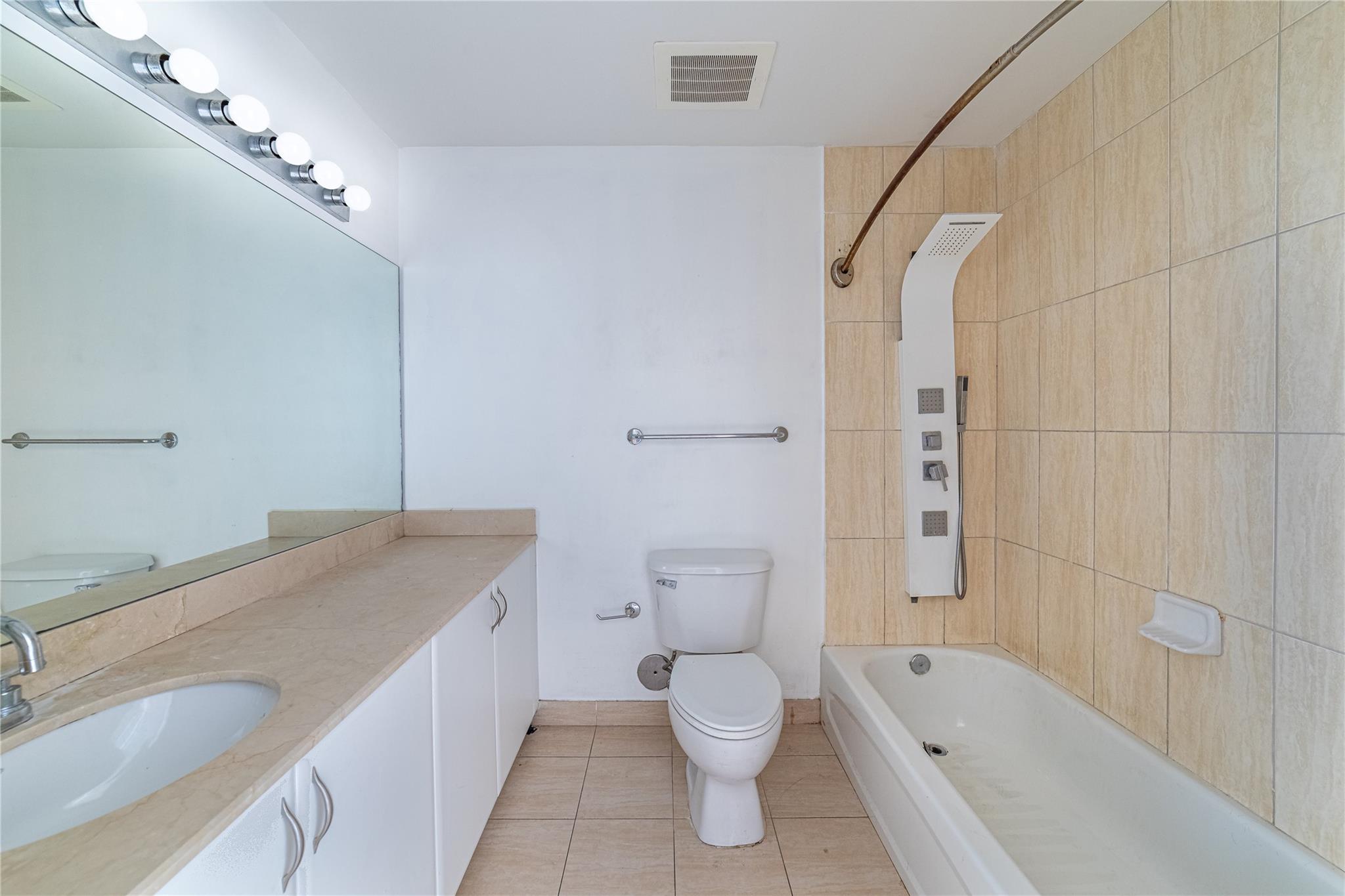 image Opera Tower Condo3