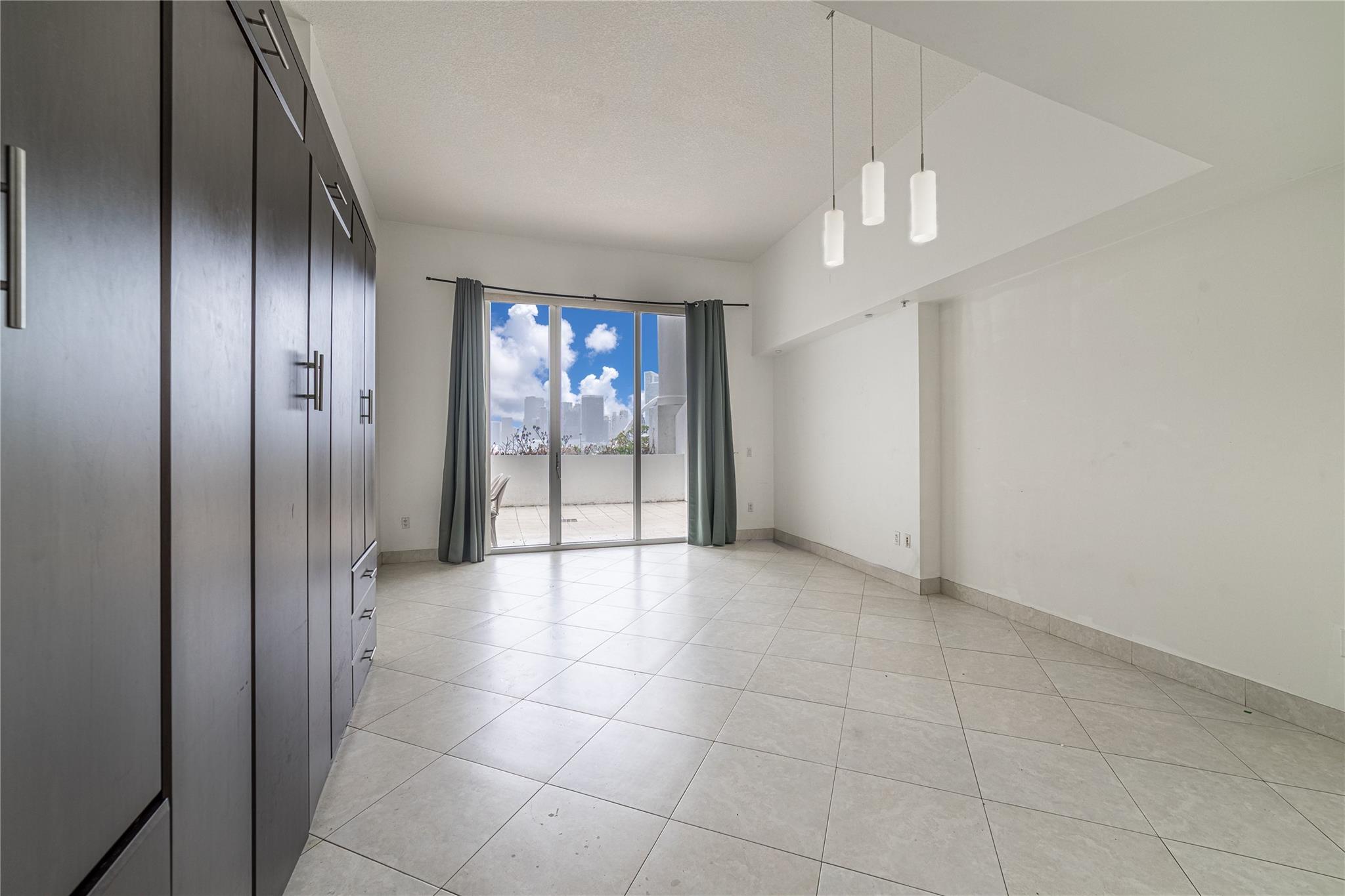 image Opera Tower Condo6