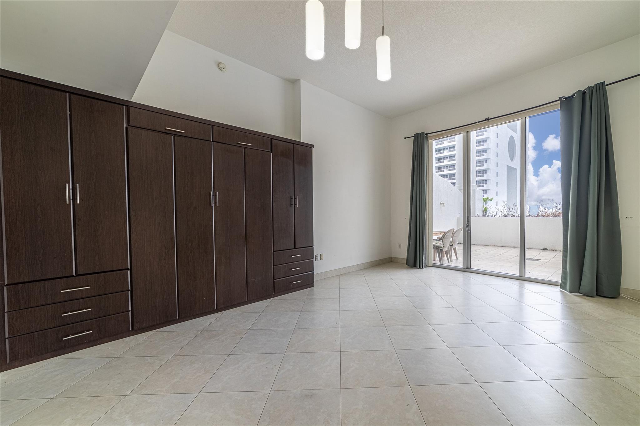 image Opera Tower Condo7