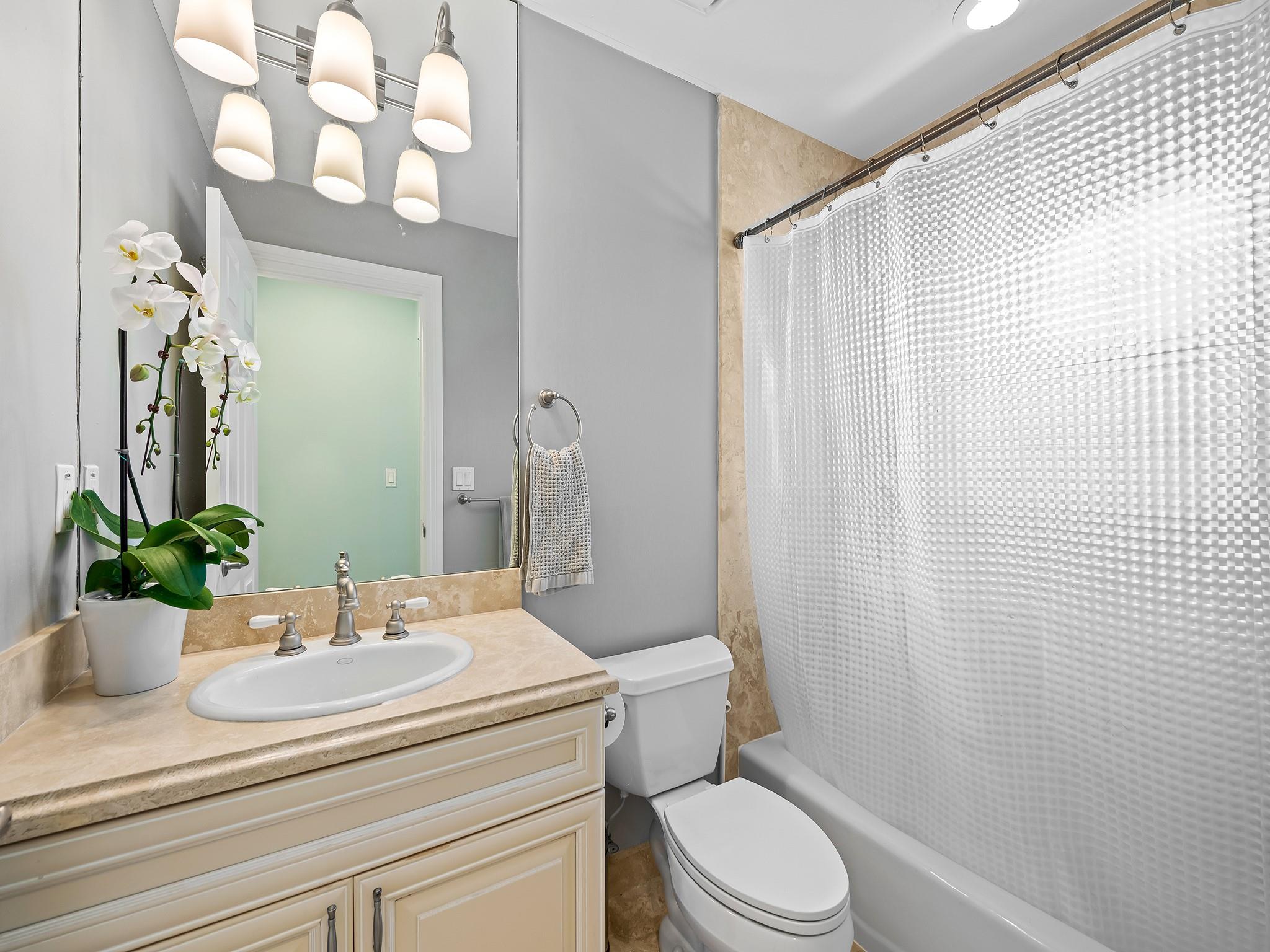 810 SE 5th Ct Fort Lauderdale, FL 33301