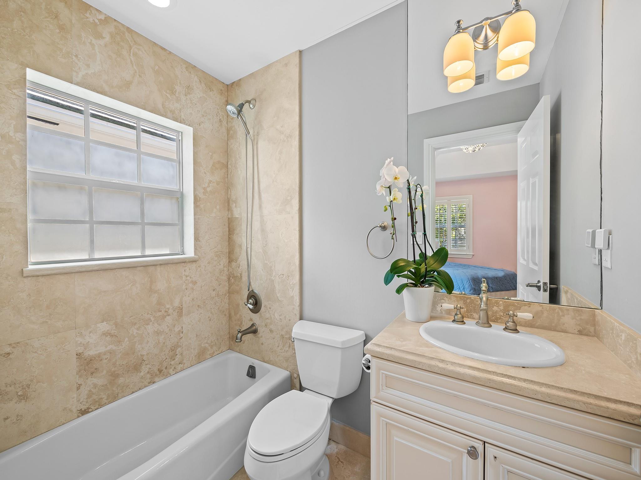 810 SE 5th Ct Fort Lauderdale, FL 33301