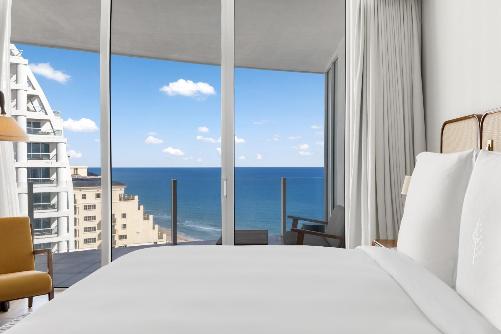 525 N Fort Lauderdale Bch #1504 Fort Lauderdale, FL 33304