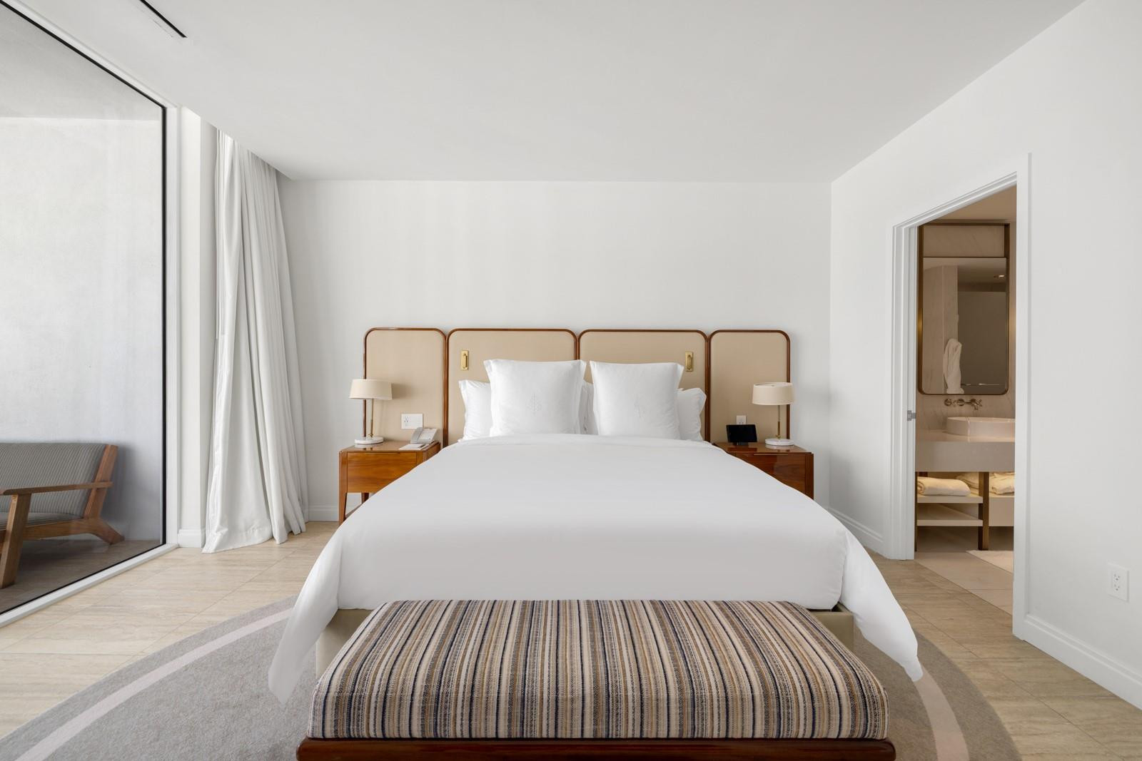 525 N Fort Lauderdale Bch #1504 Fort Lauderdale, FL 33304