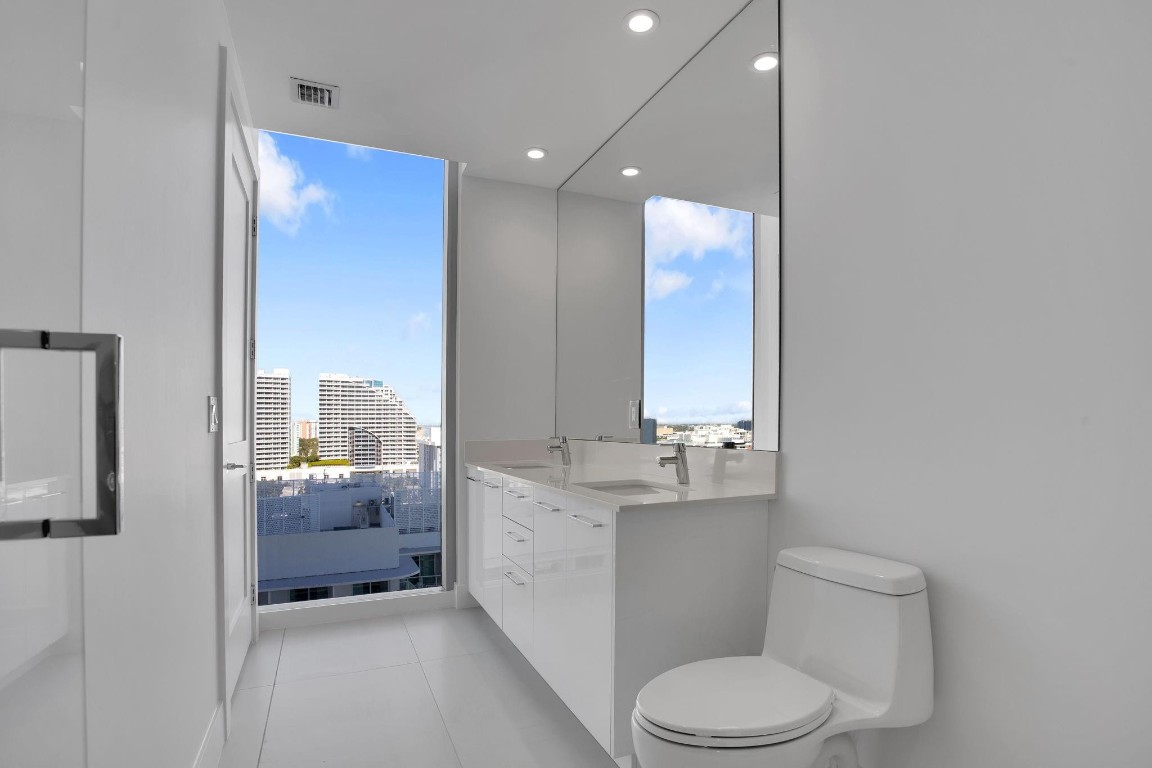 151 N Seabreeze Blv #E-1204 Fort Lauderdale, FL 33304