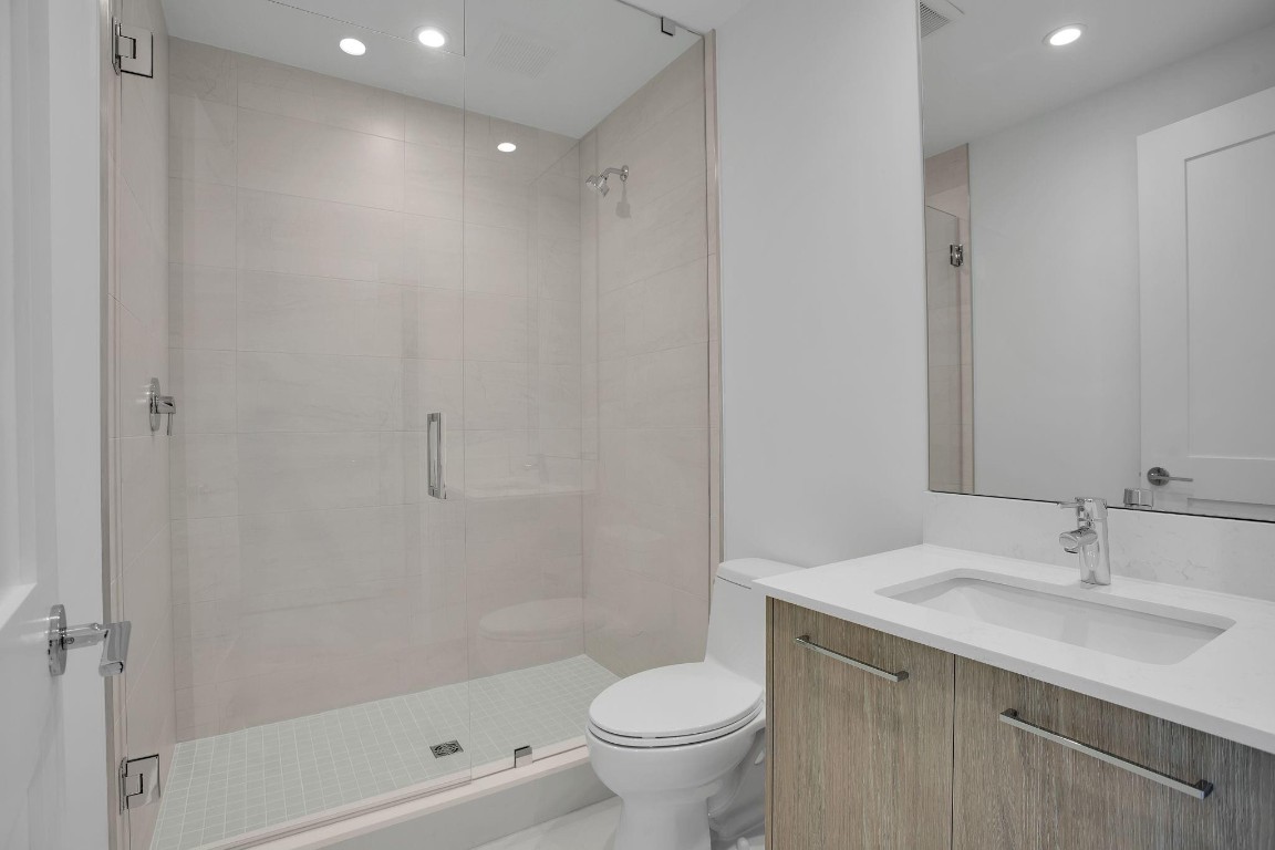 151 N Seabreeze Blv #E-1204 Fort Lauderdale, FL 33304