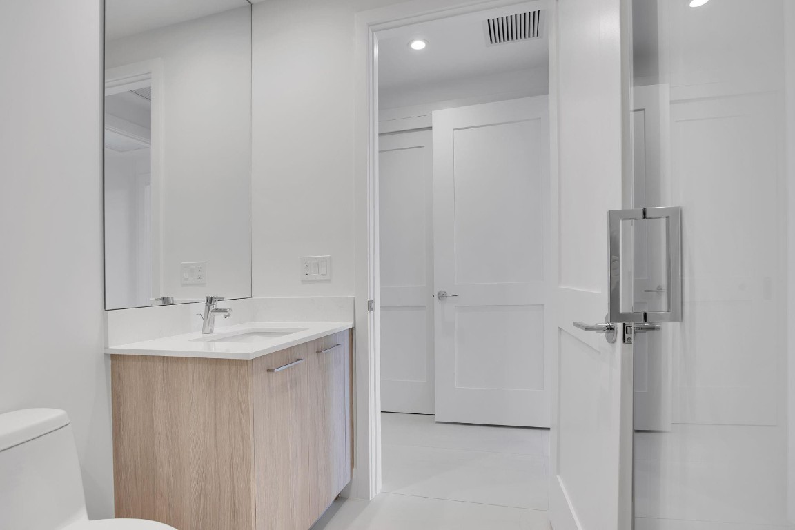 151 N Seabreeze Blv #E-1204 Fort Lauderdale, FL 33304