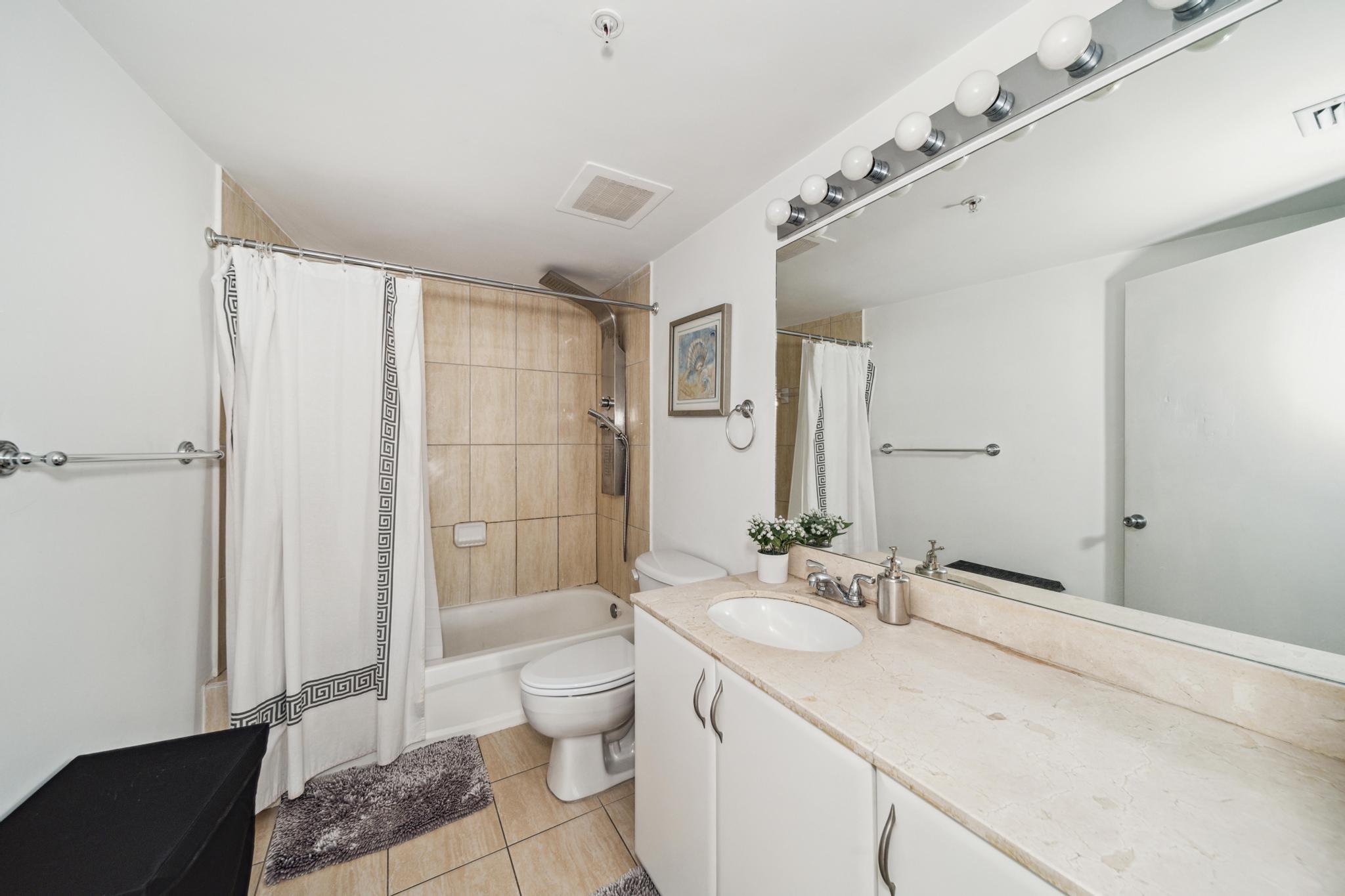 1750 N Bayshore Dr #4315-A Miami, FL 33132