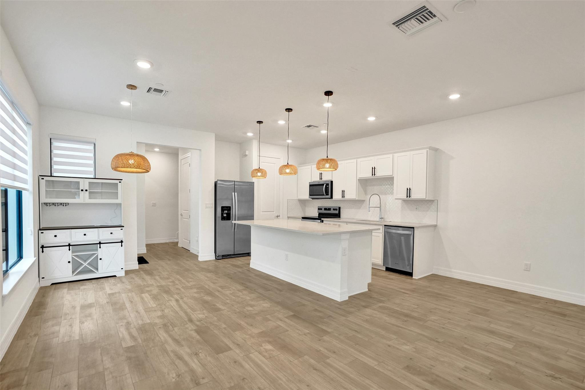 8355 NW 7th Plantation, FL 33324