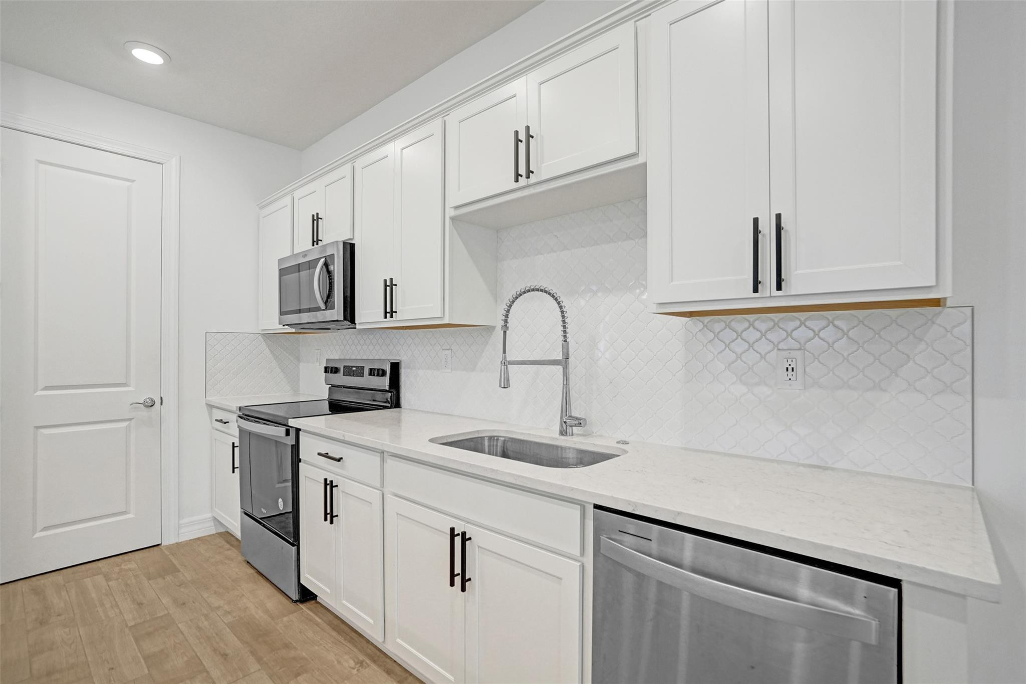 8355 NW 7th Plantation, FL 33324