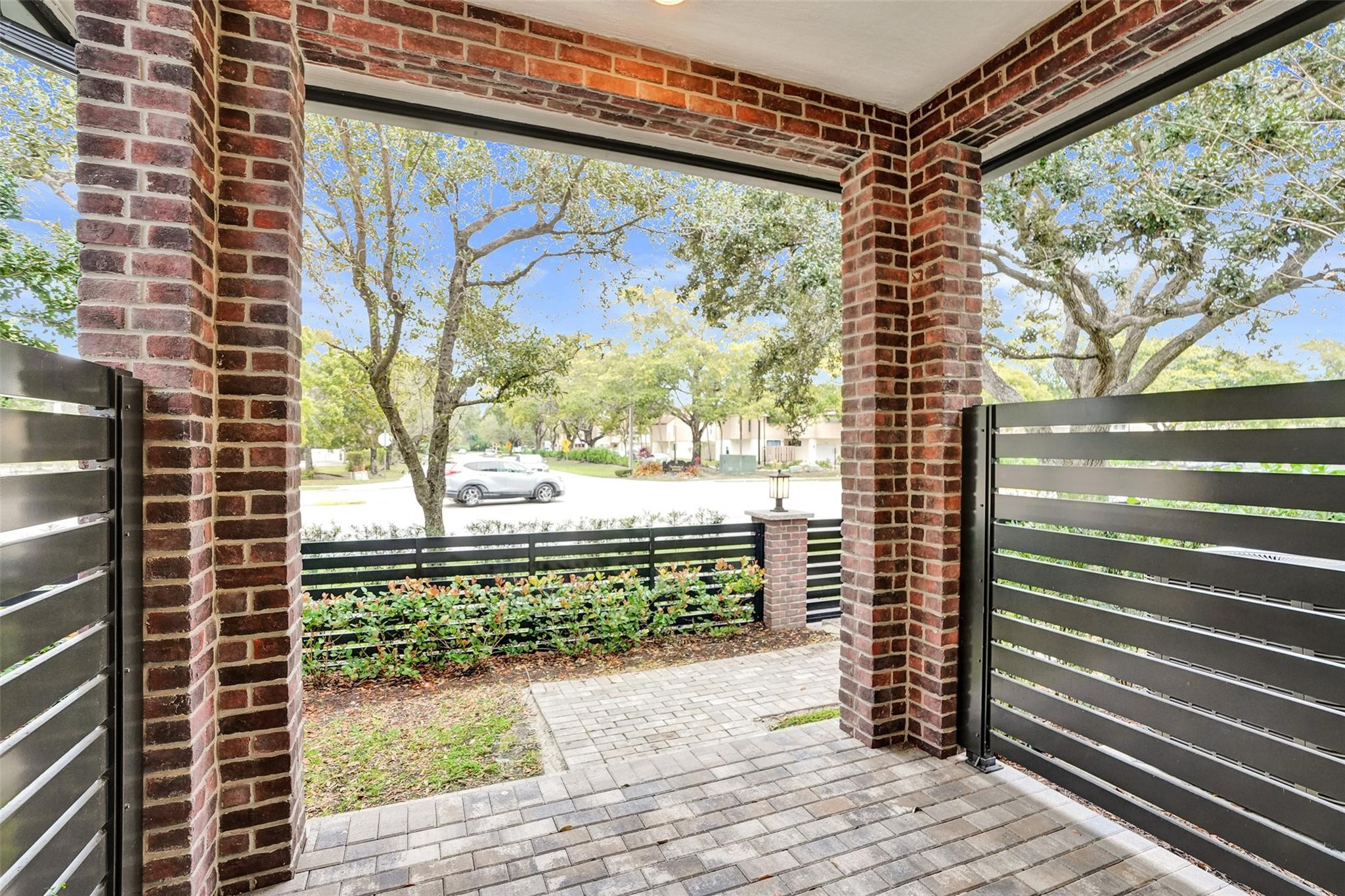 8355 NW 7th Plantation, FL 33324