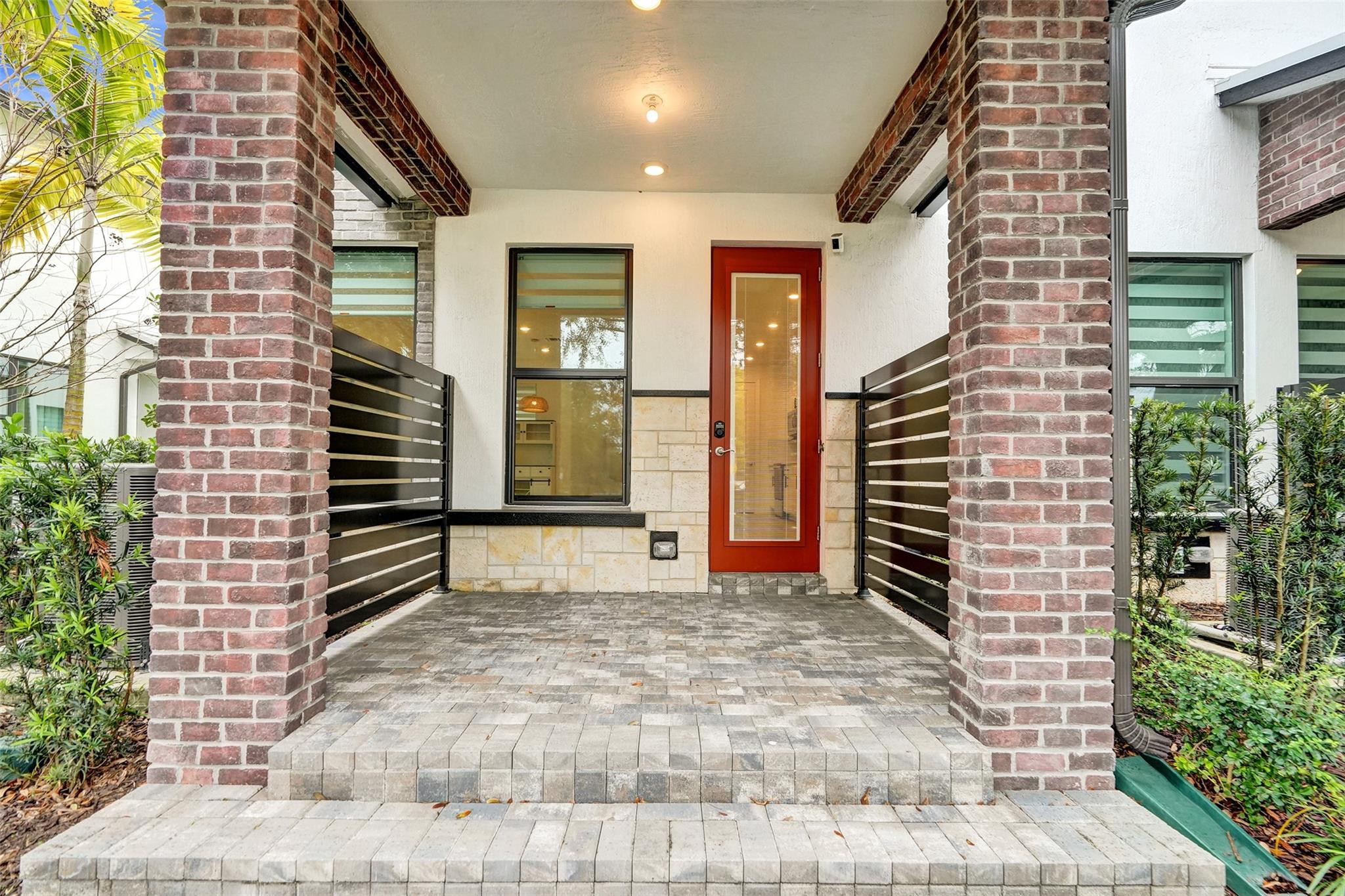 8355 NW 7th Plantation, FL 33324