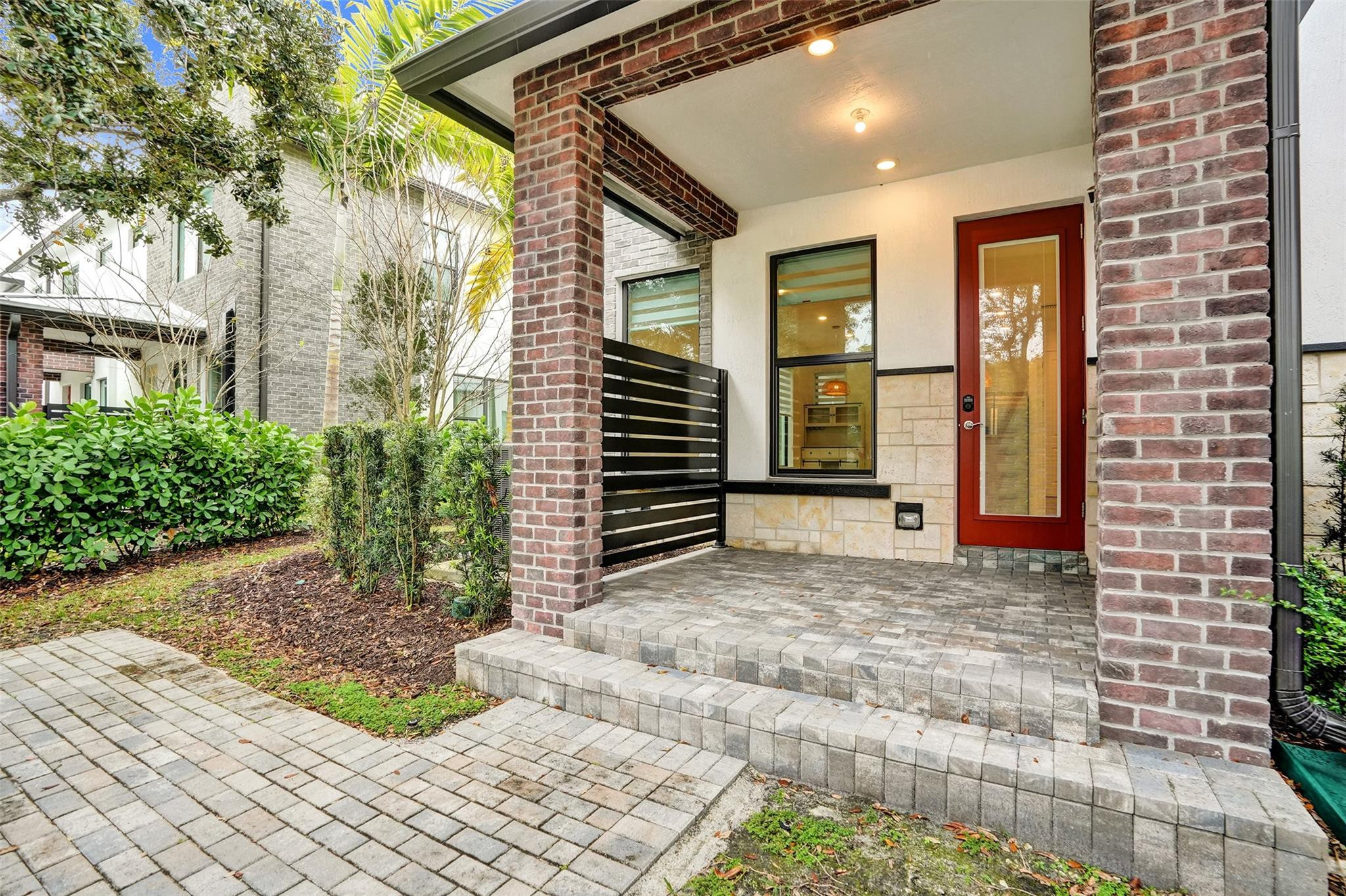 8355 NW 7th Plantation, FL 33324