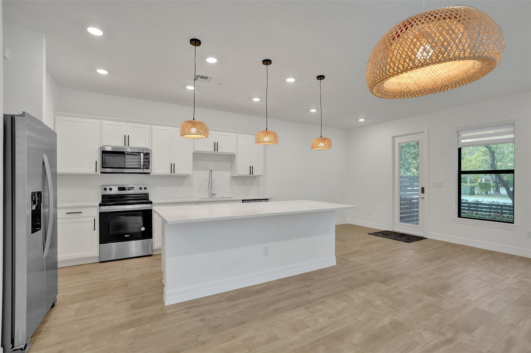 8355 NW 7th Plantation, FL 33324