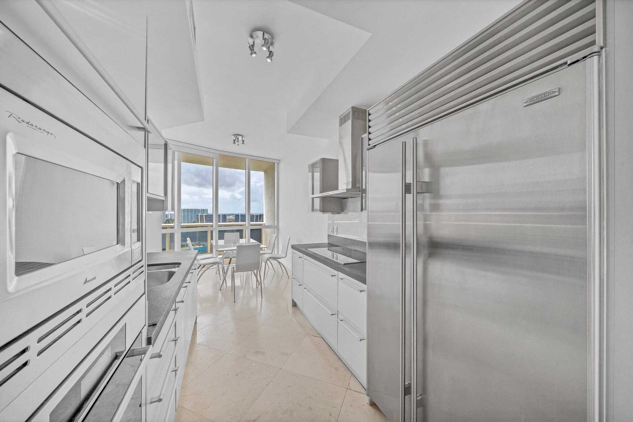 image Trump Royale50