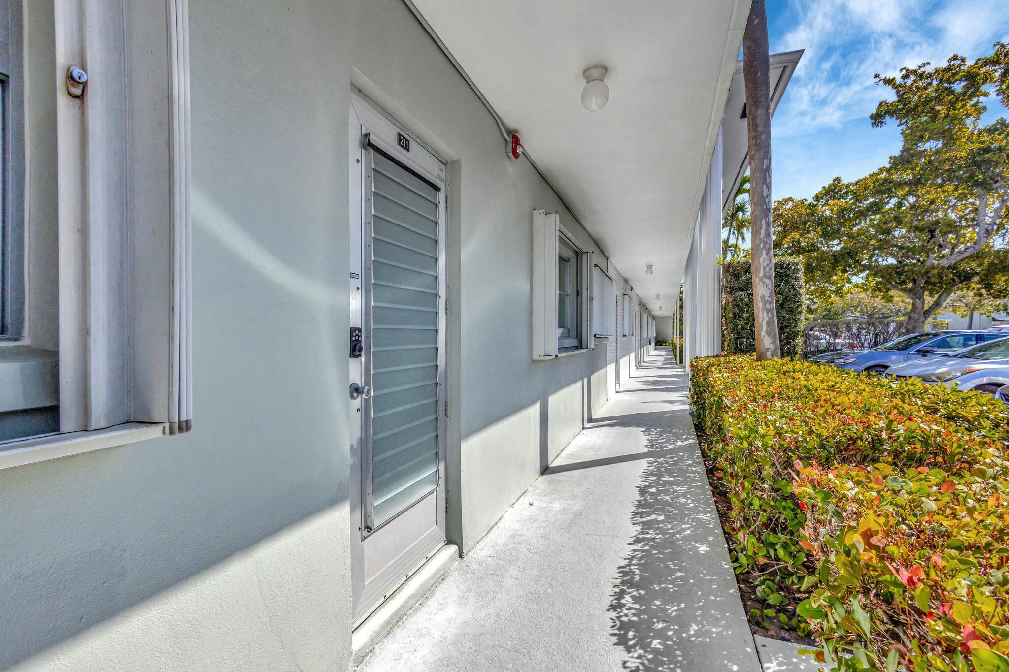 2320 SW 22nd Ave #211