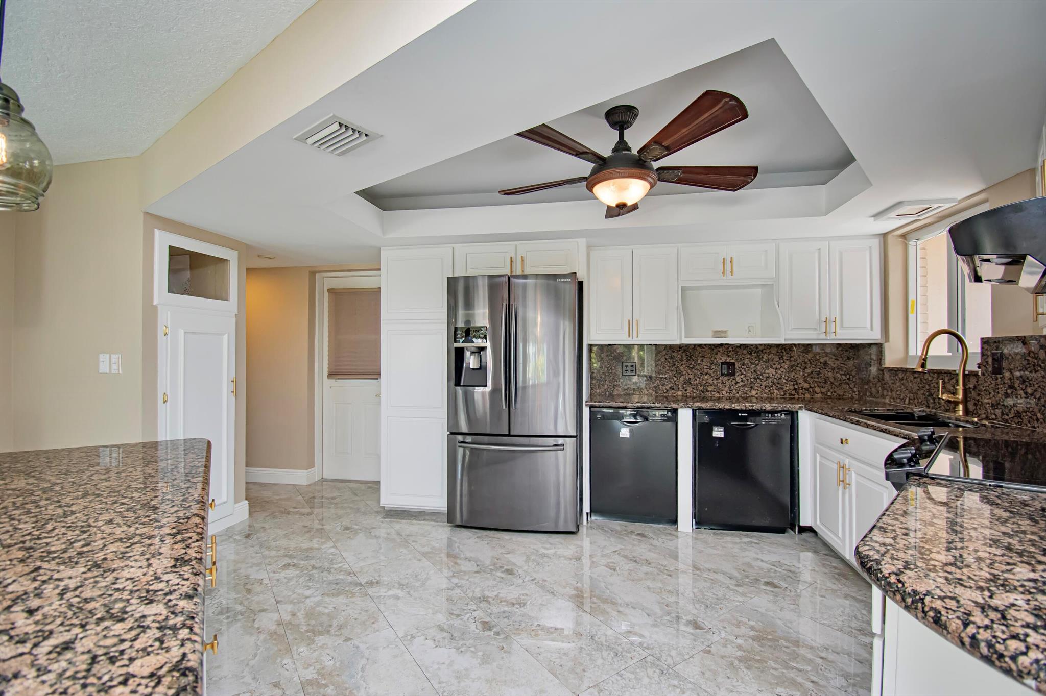 952 Brookdale Dr Boynton Beach, FL 33435