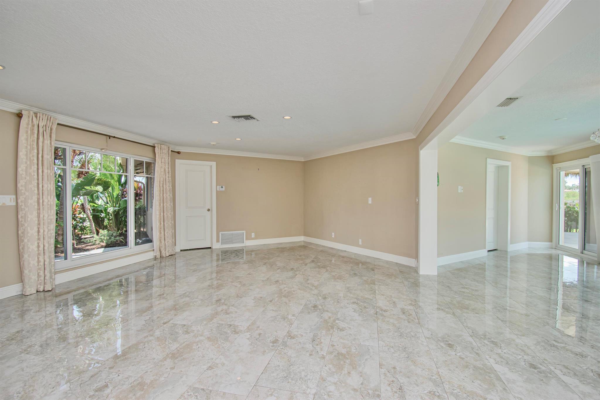 952 Brookdale Dr Boynton Beach, FL 33435