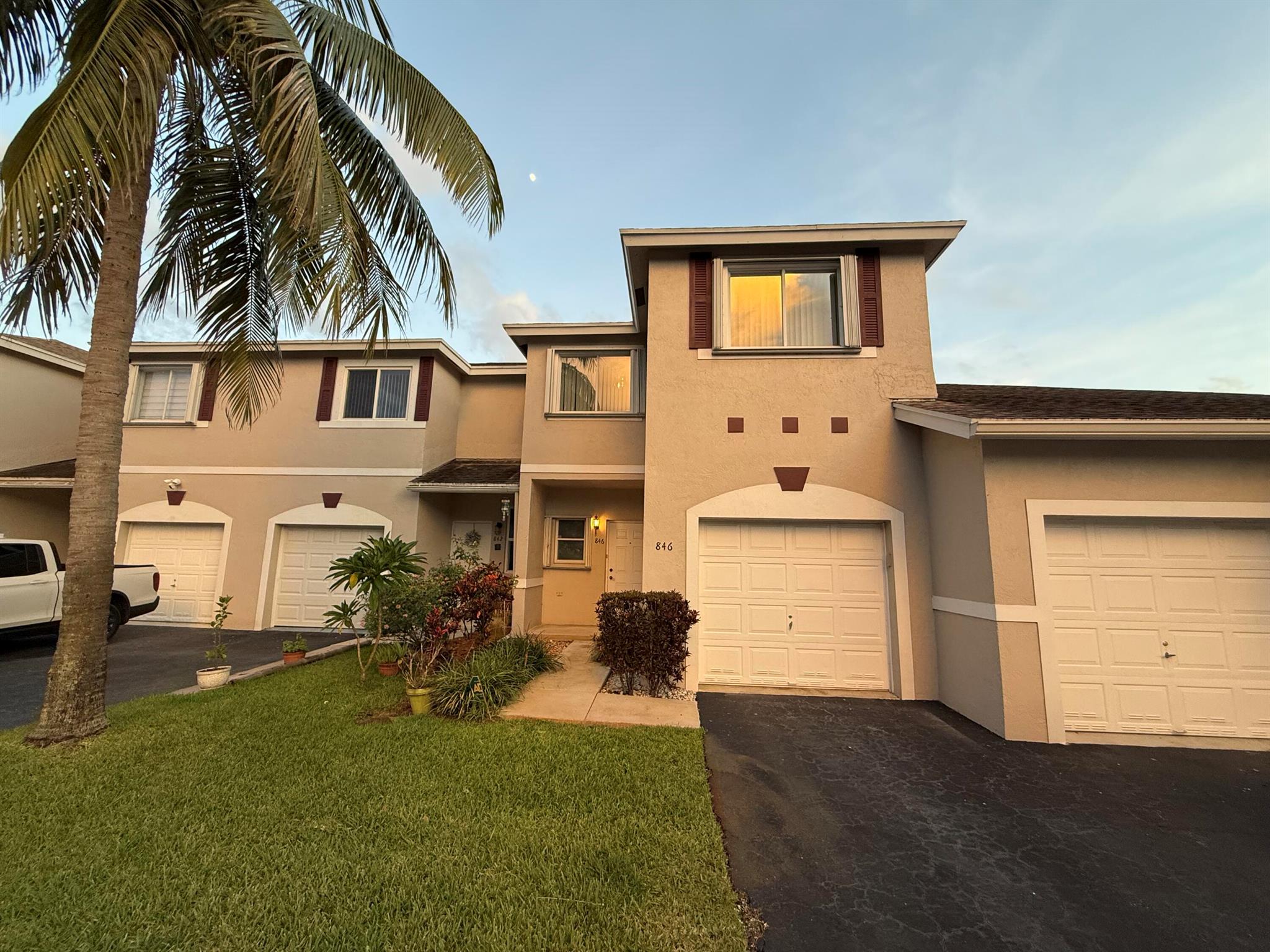 846 NW 42nd Pl