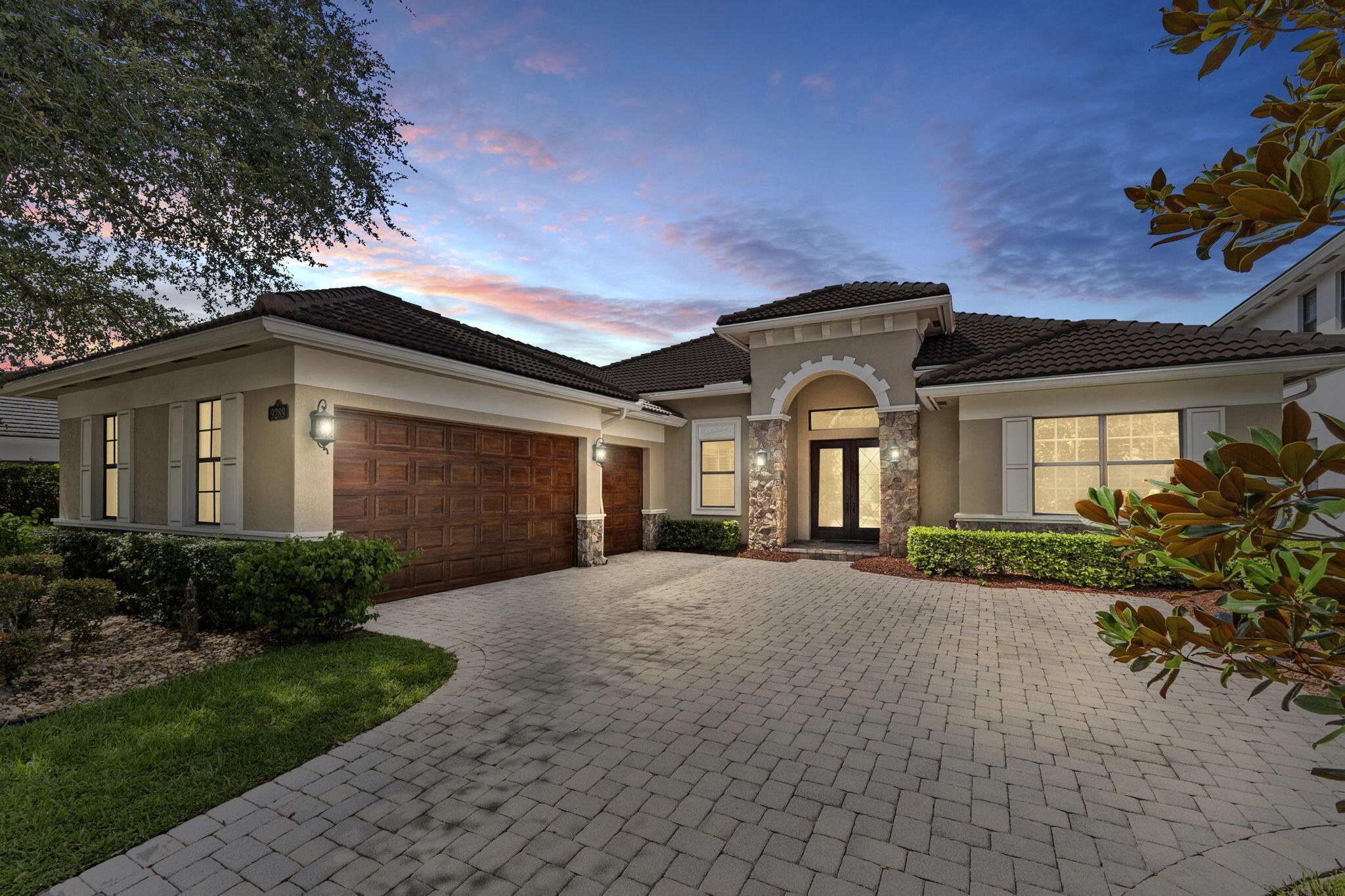 9289 Equus Cir