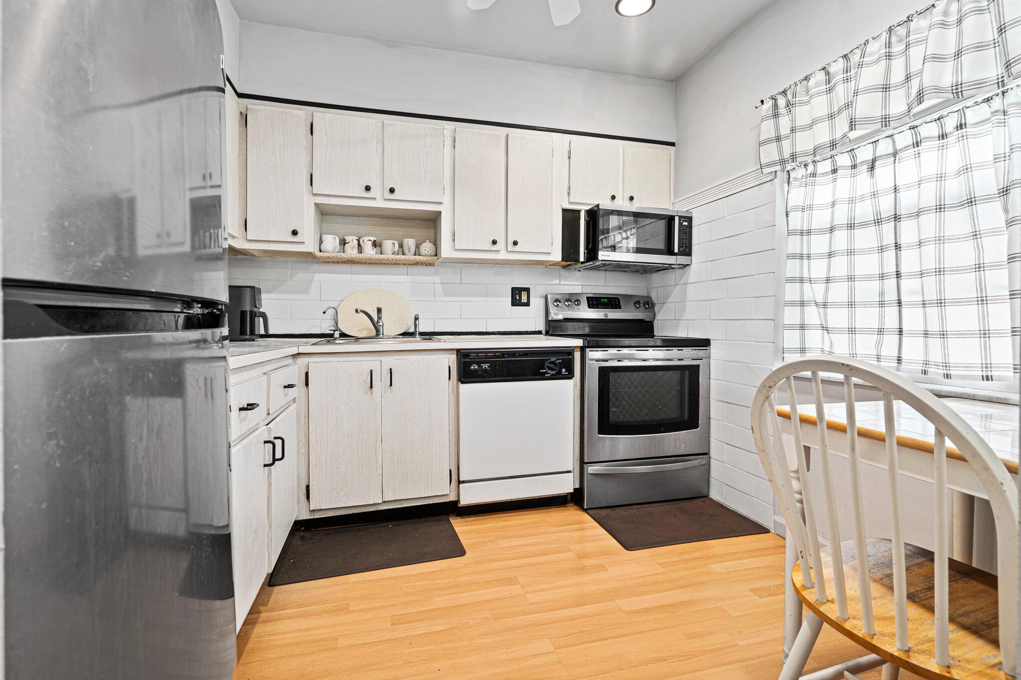 7405 W Atlantic Blvd #201