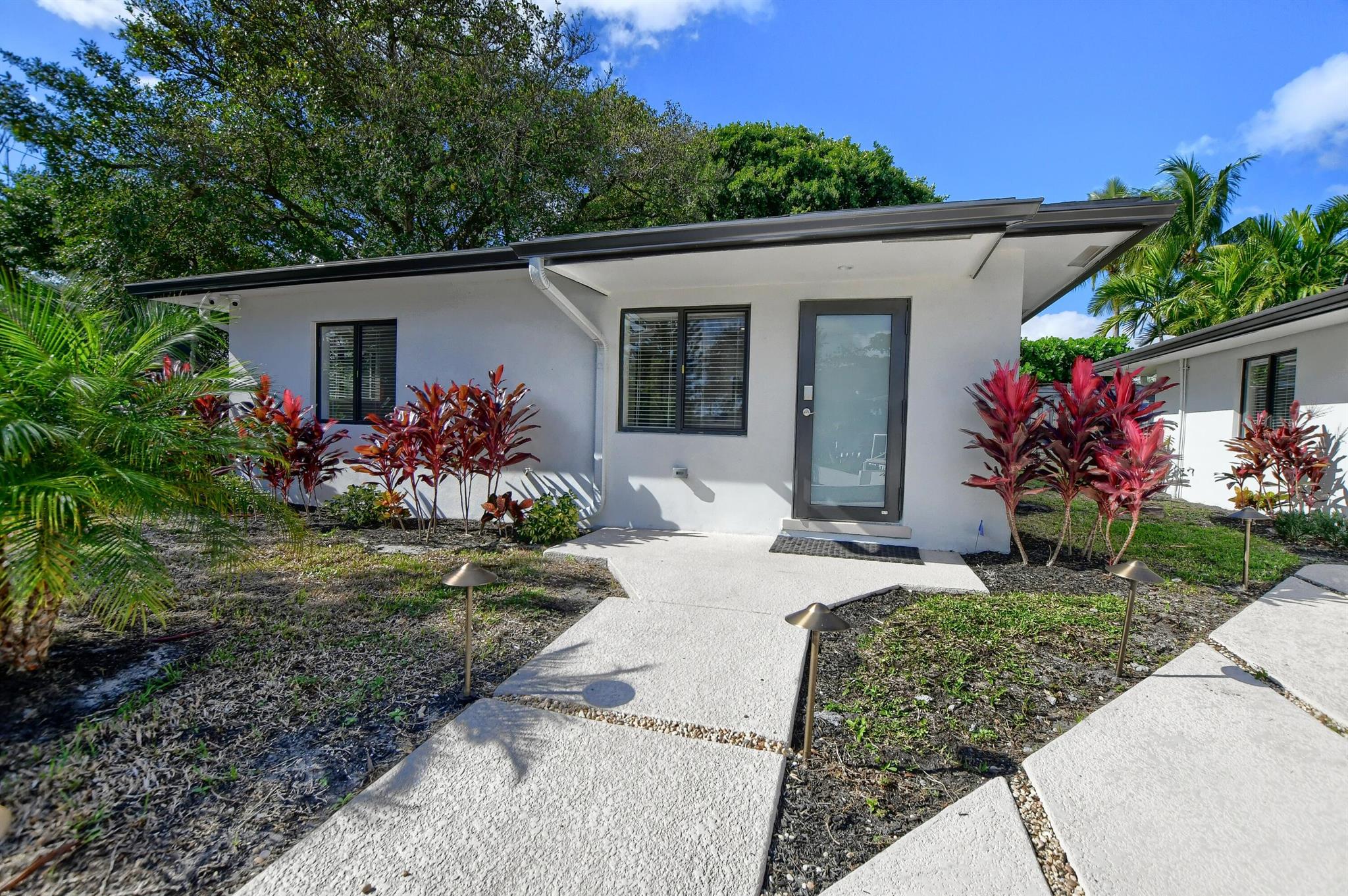 2503 Oceanview Ave #D