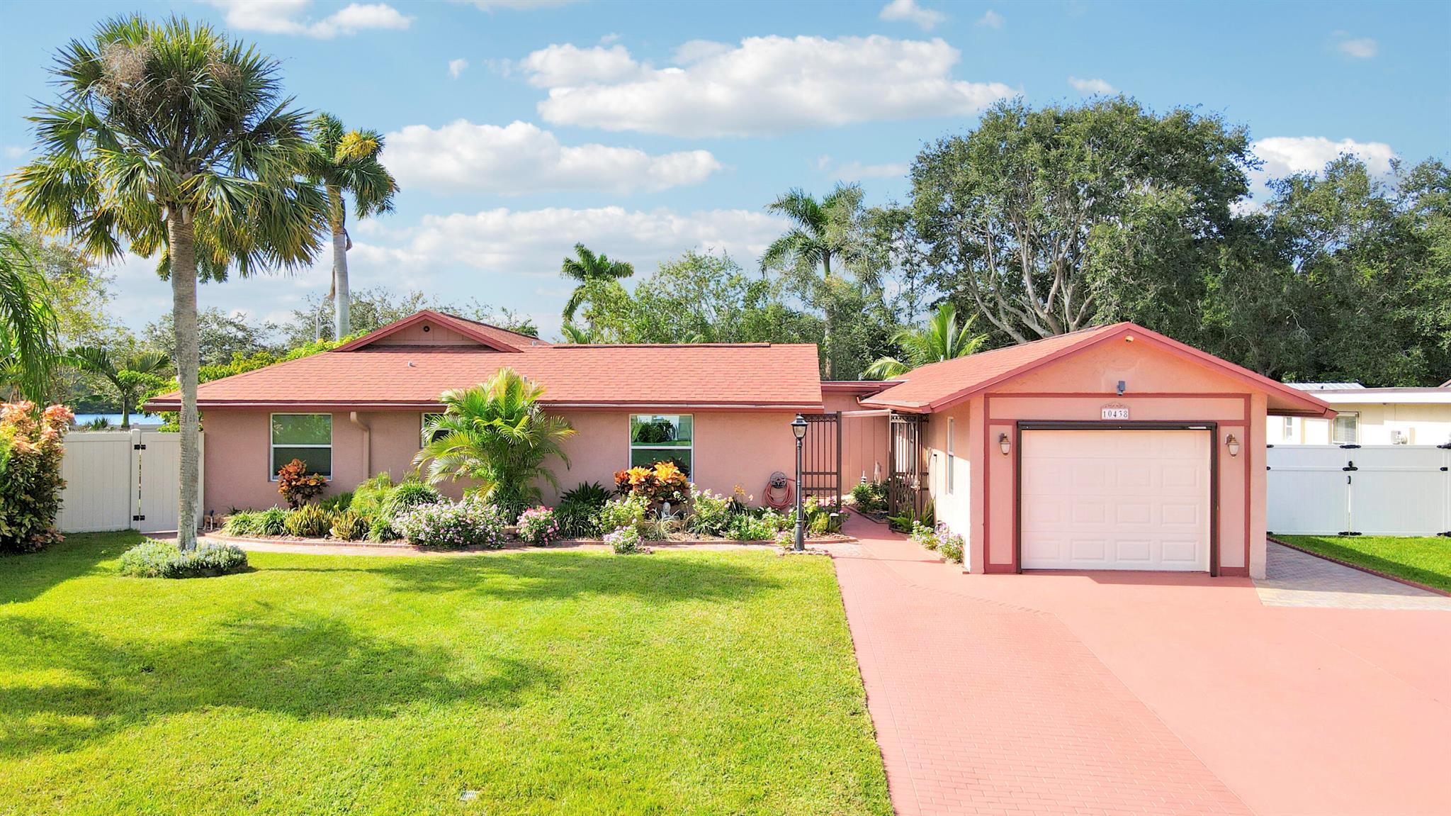 10438 Pippin Ln
