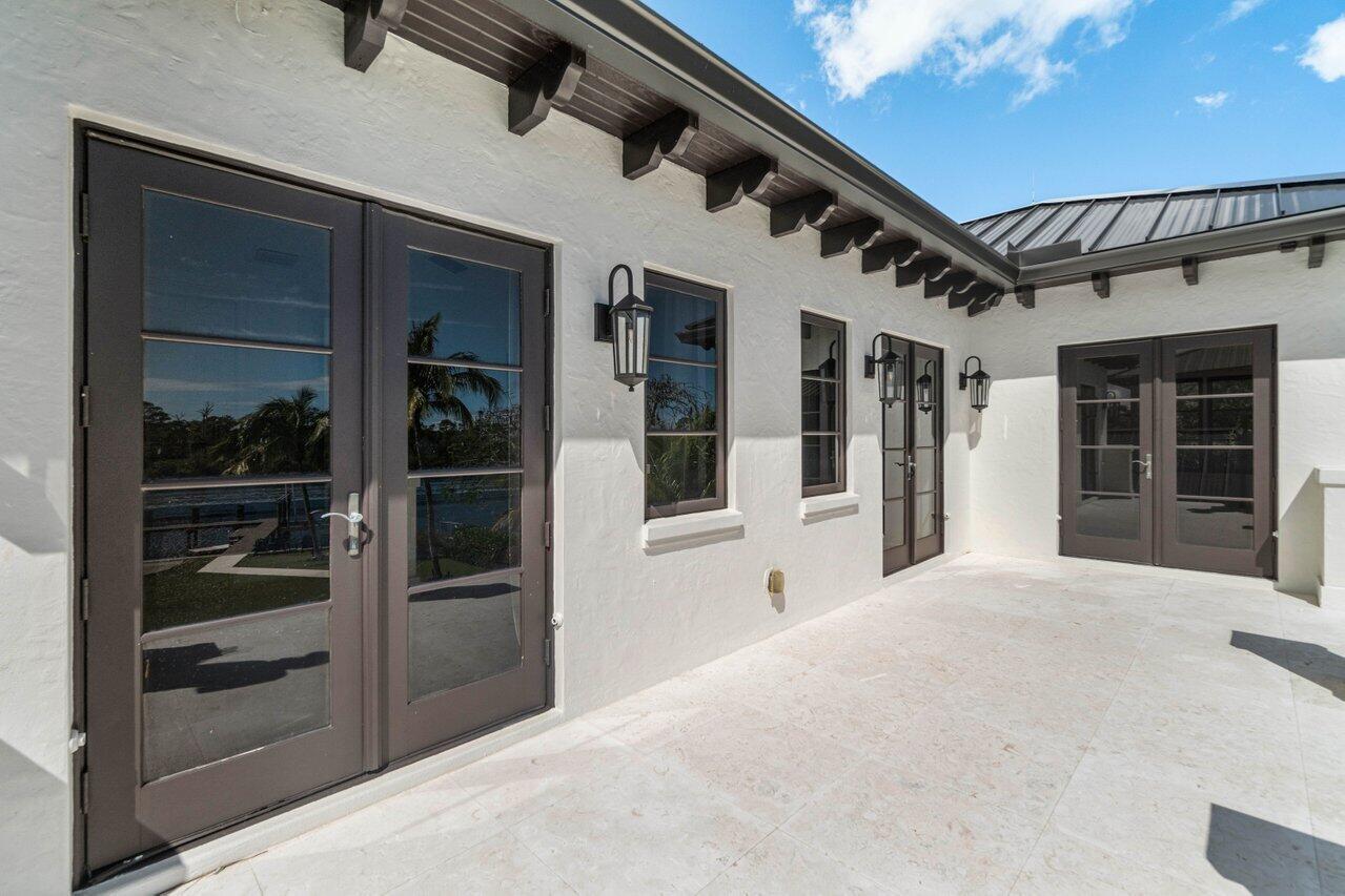 14140 Paradise Pt Rd Palm Beach Gardens, FL 33410