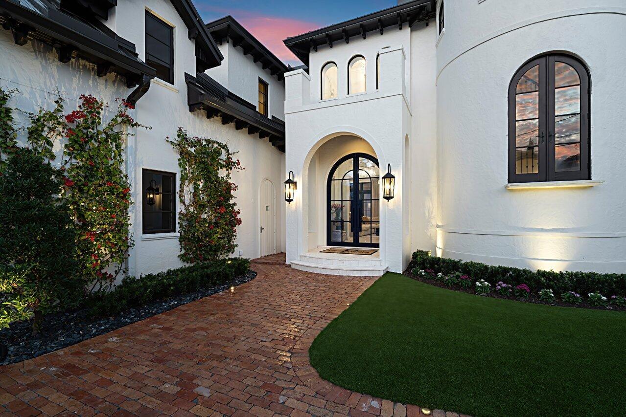 14140 Paradise Pt Rd Palm Beach Gardens, FL 33410