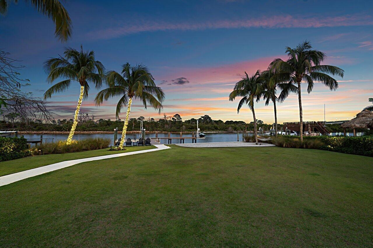 14140 Paradise Pt Rd Palm Beach Gardens, FL 33410