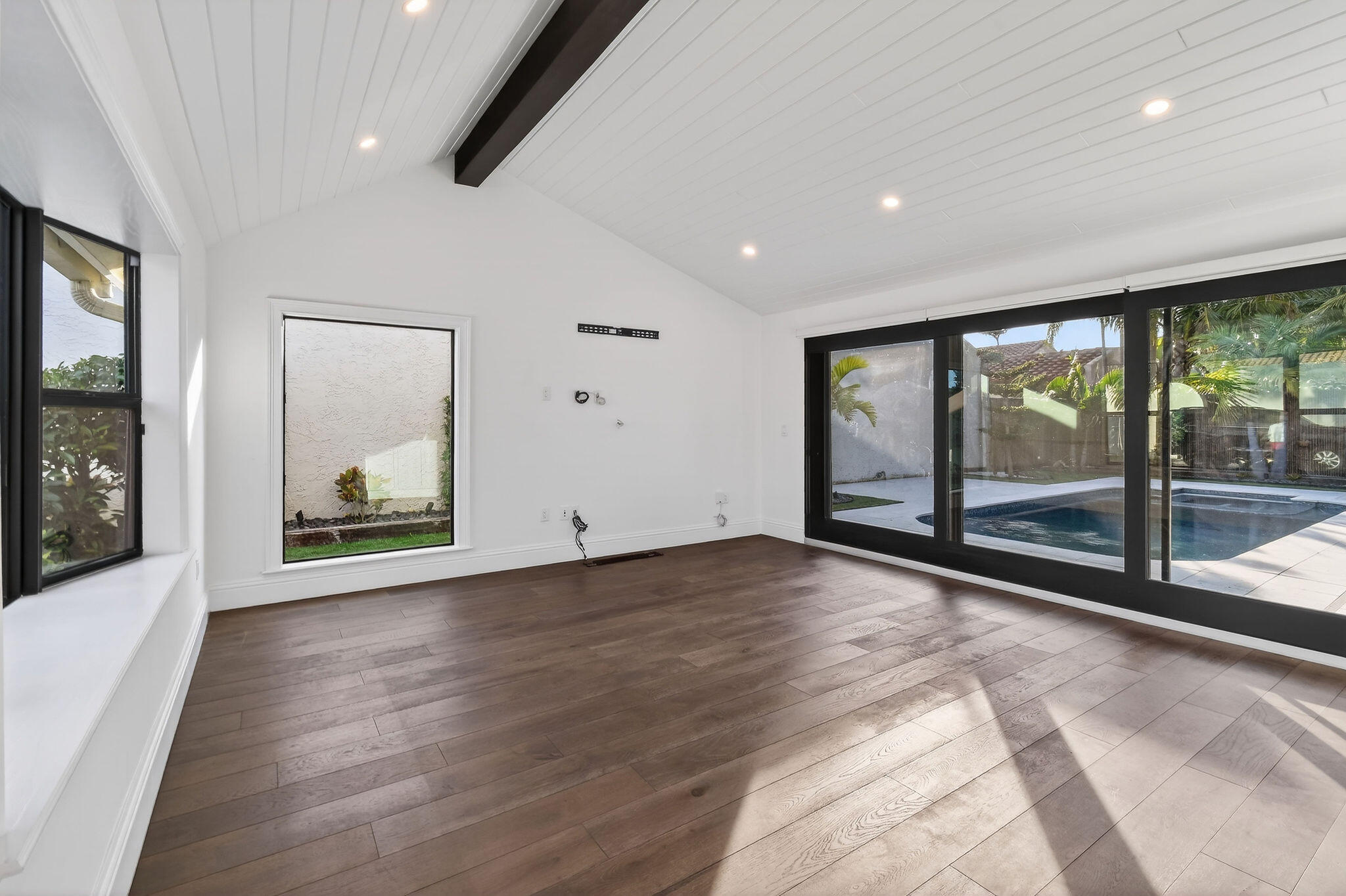 105 W Tarpon Jupiter, FL 33477