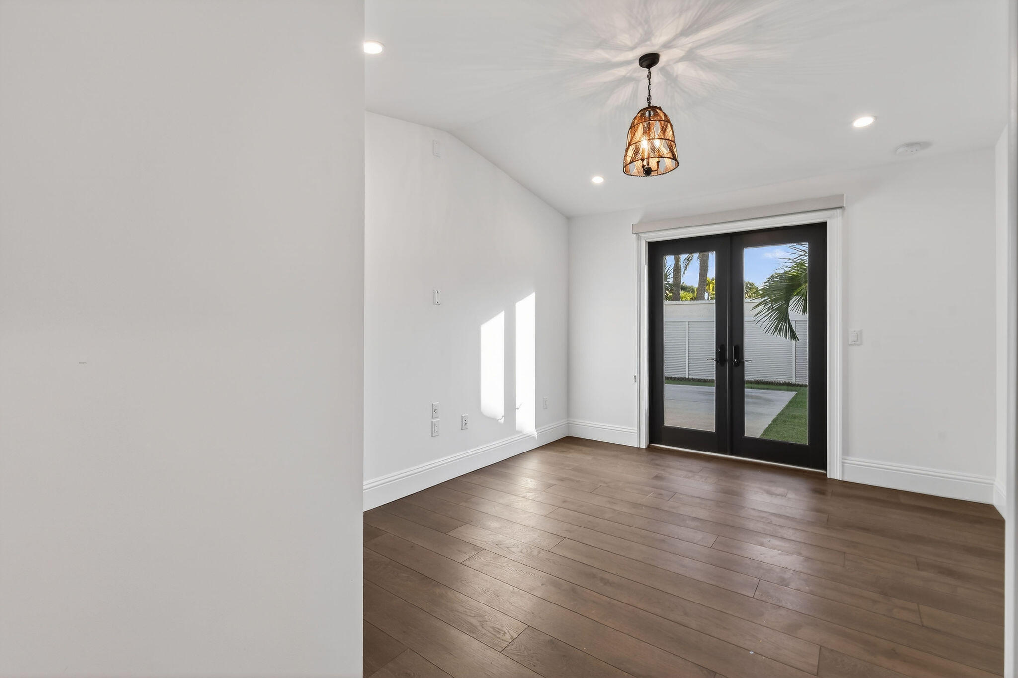 105 W Tarpon Jupiter, FL 33477