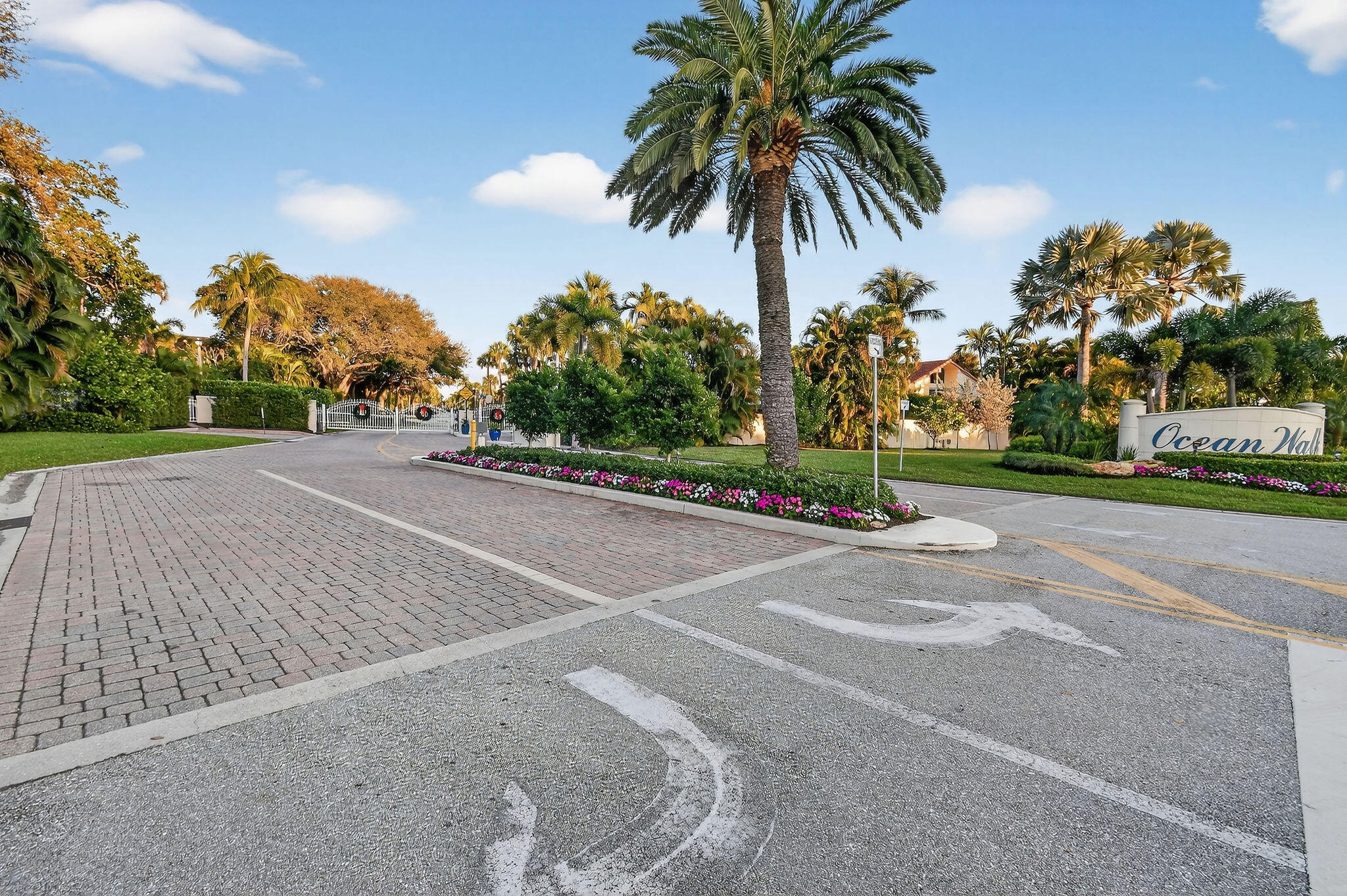 105 W Tarpon Jupiter, FL 33477