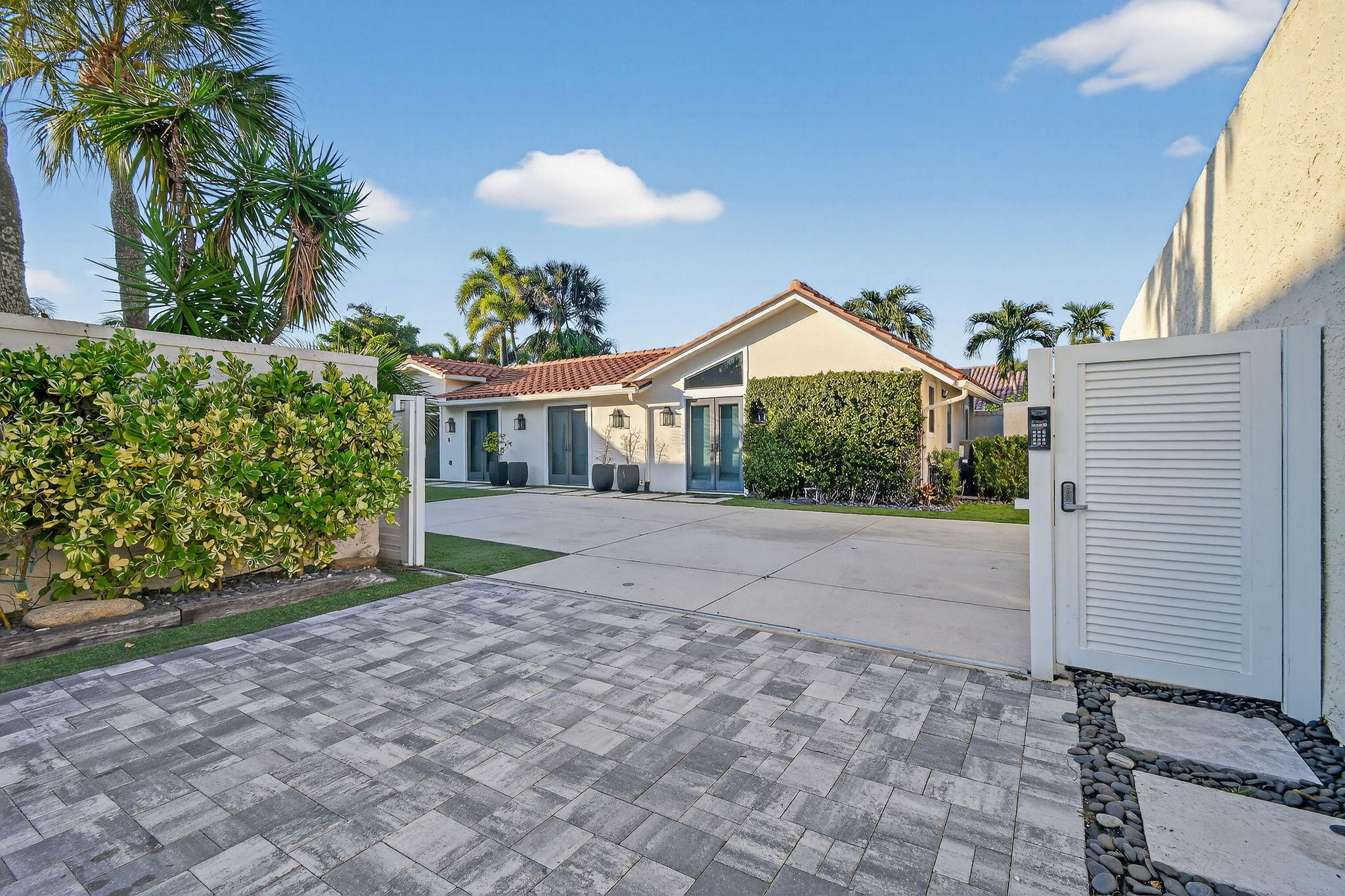 105 W Tarpon Jupiter, FL 33477